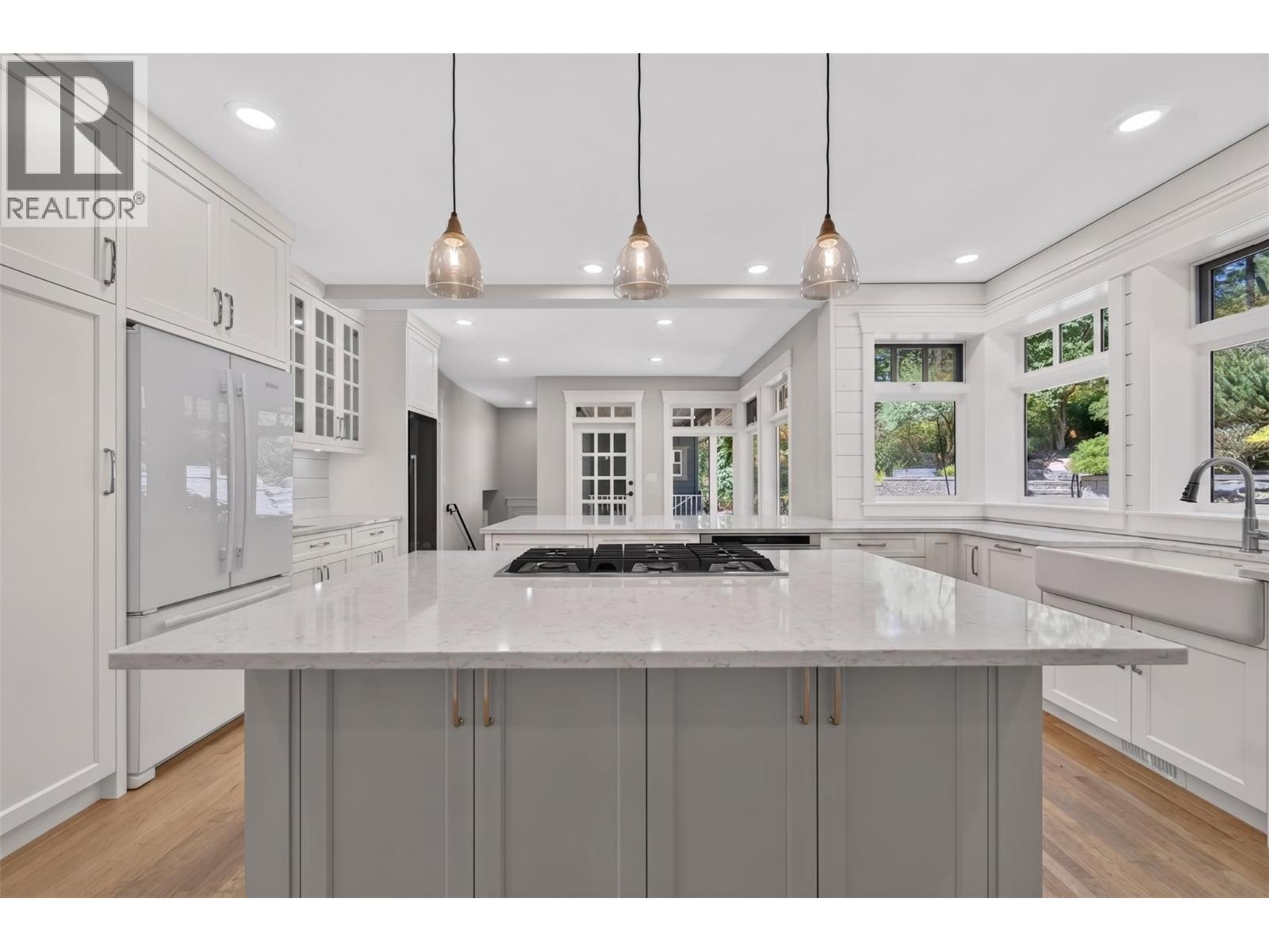 4940 16 Street NE - 12