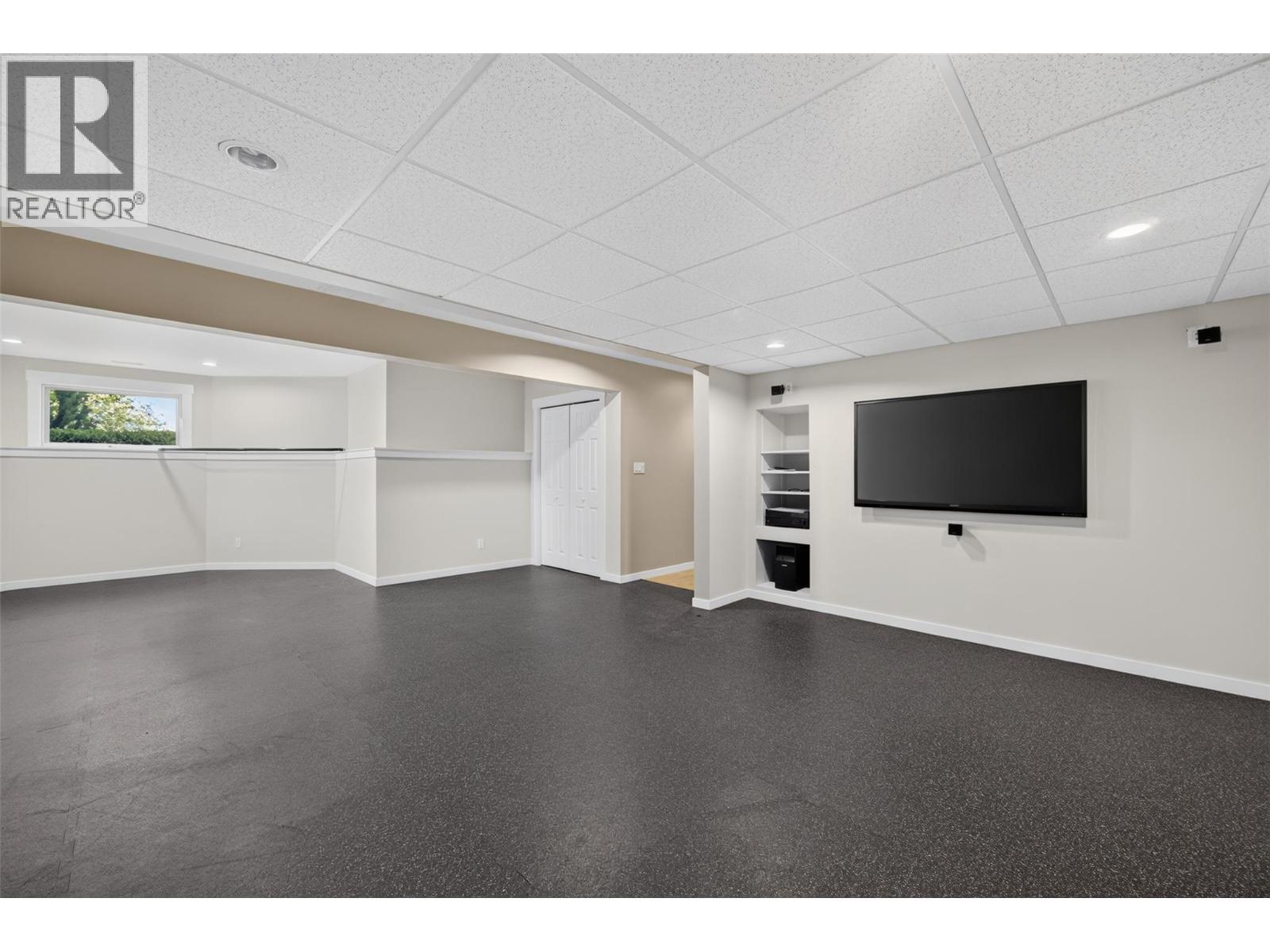 4940 16 Street NE - 60