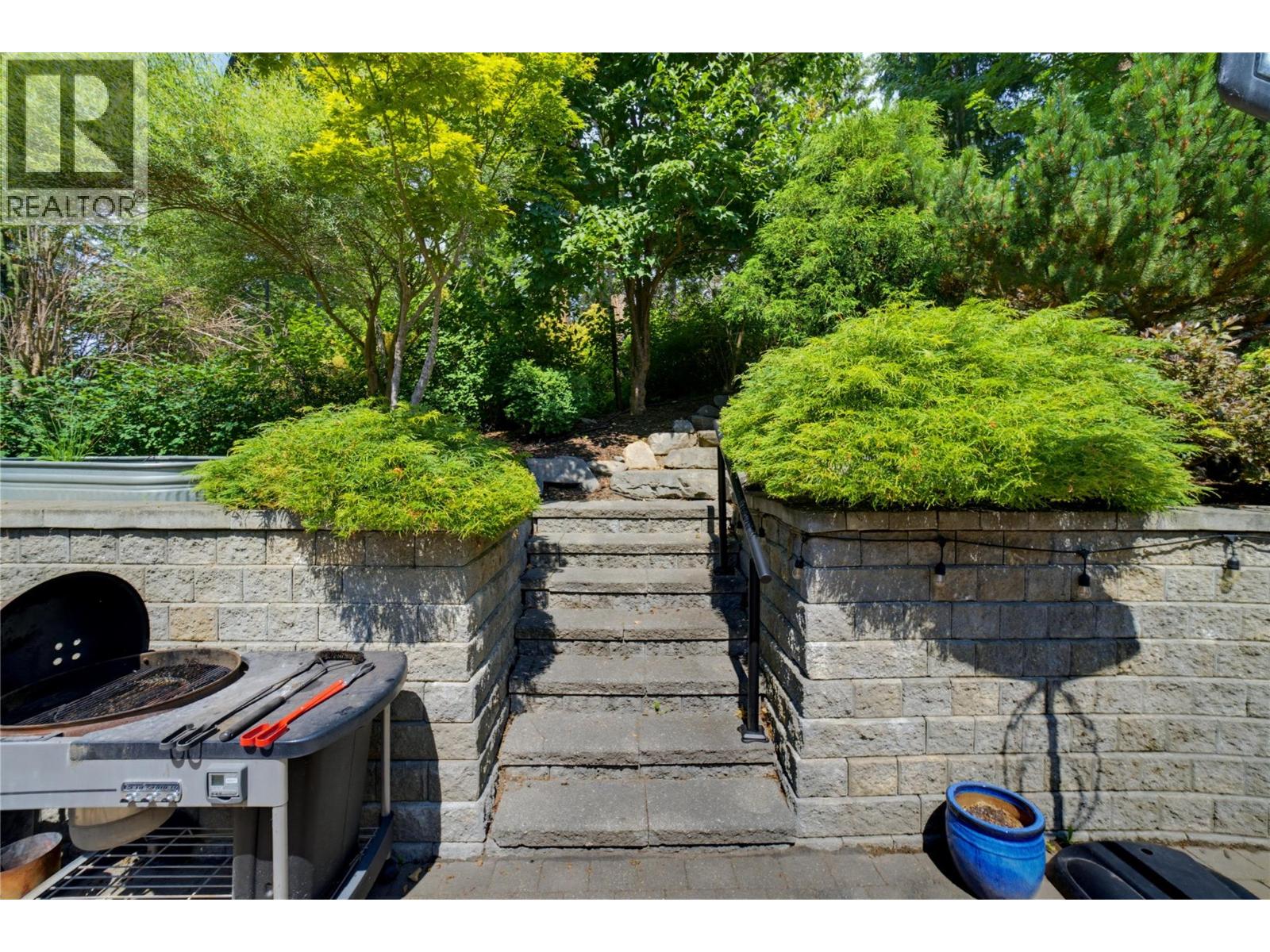 4940 16 Street NE - 77