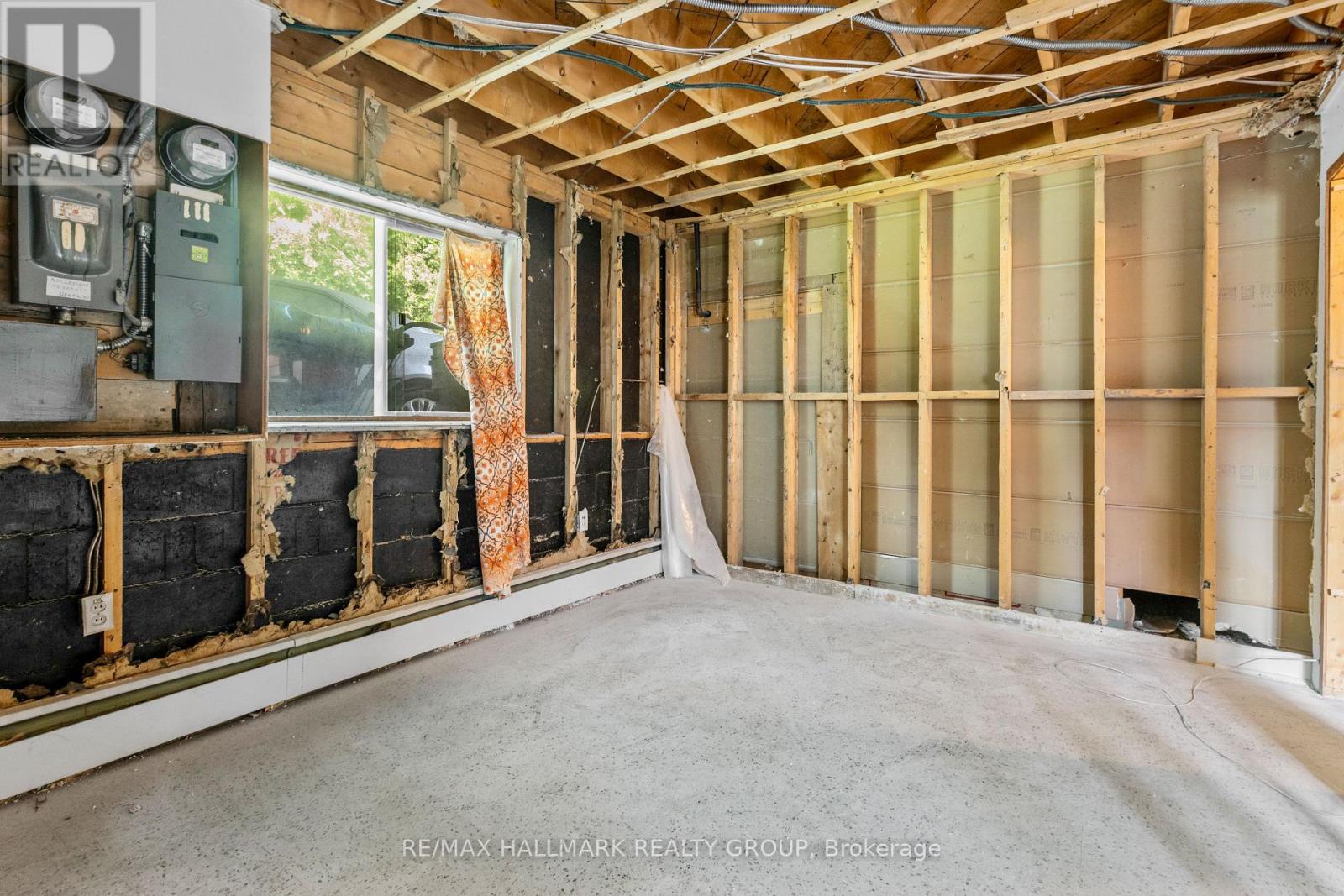 492 VERNON AVENUE - 21