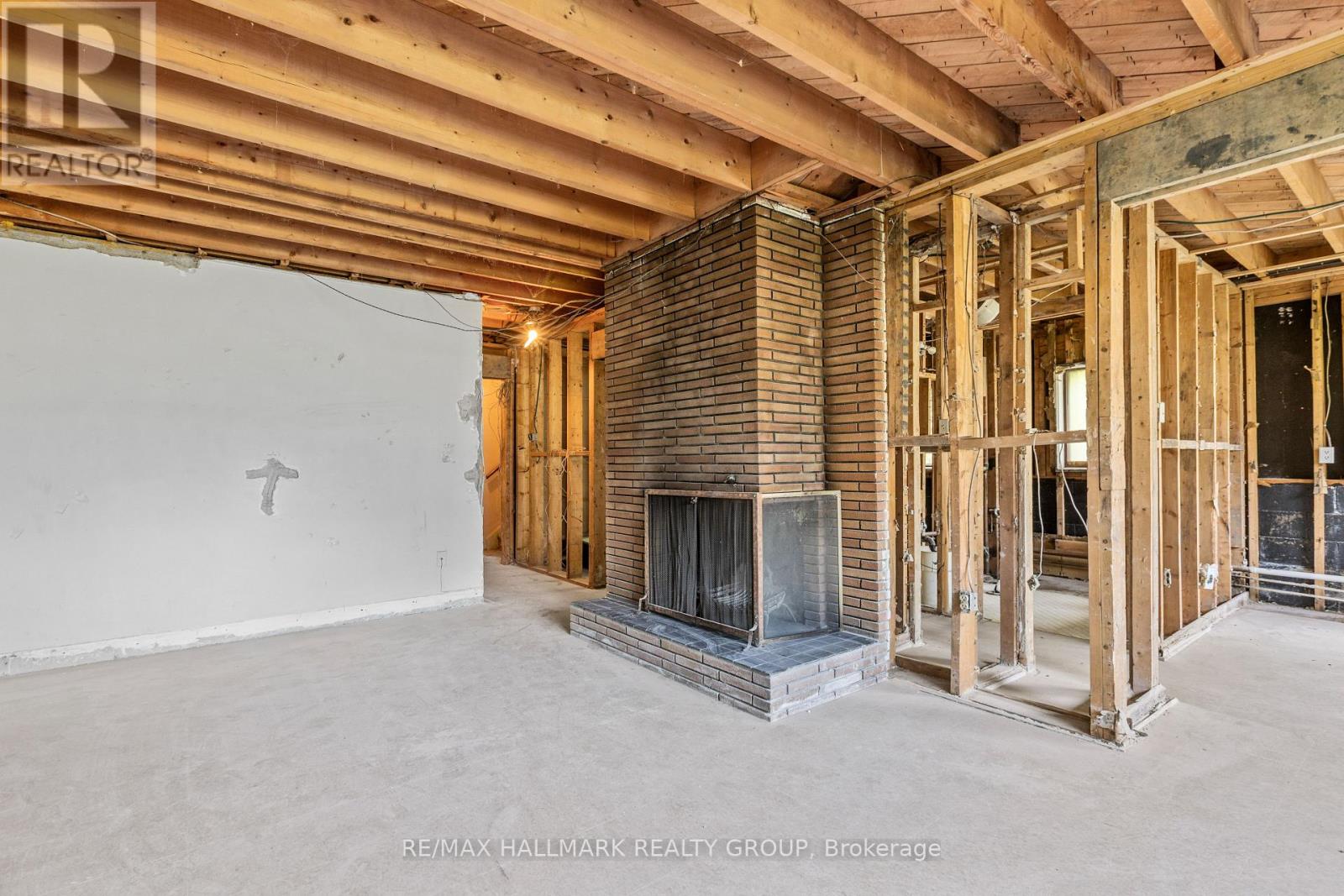 492 VERNON AVENUE - 30