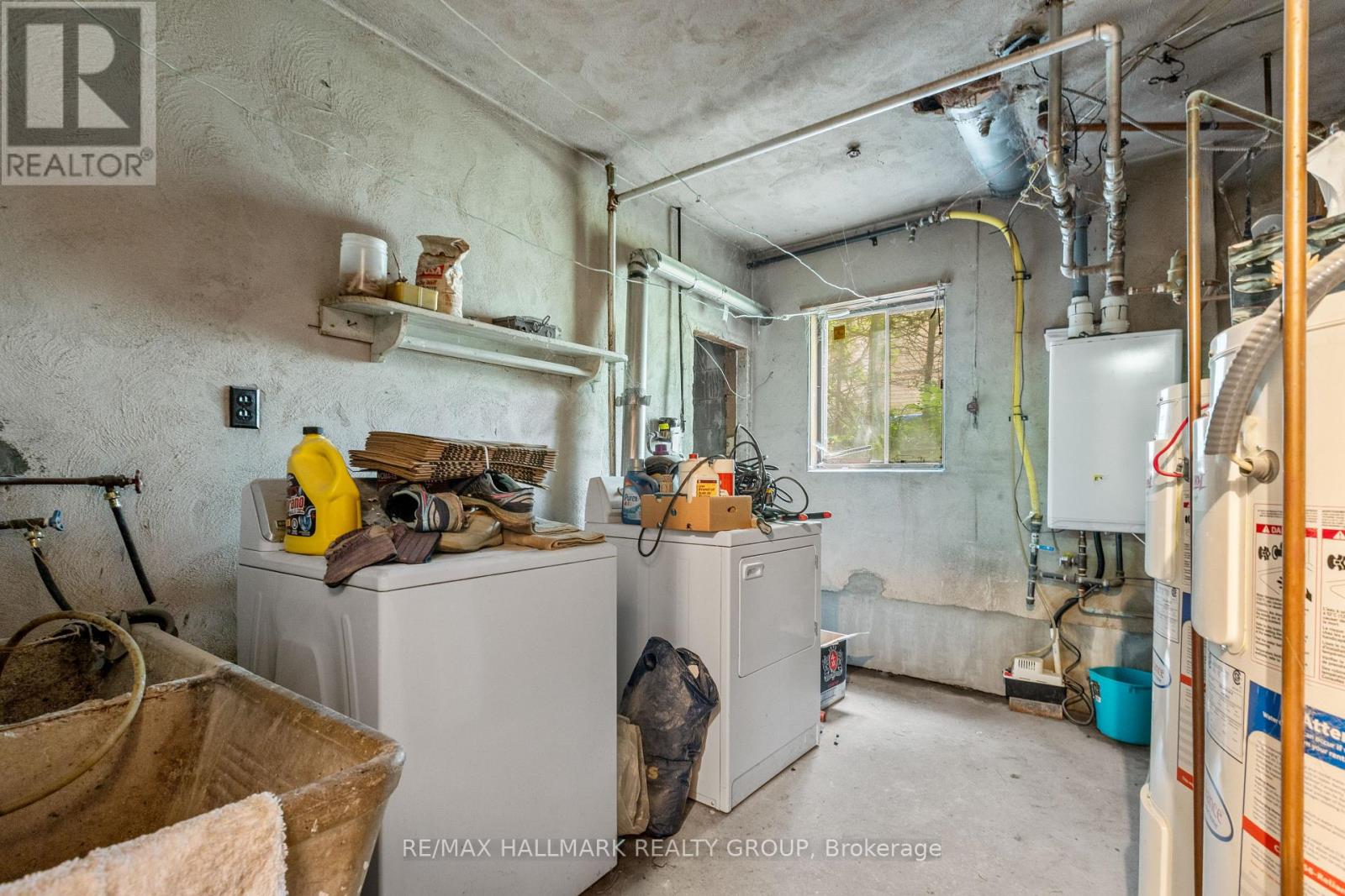 492 VERNON AVENUE - 31