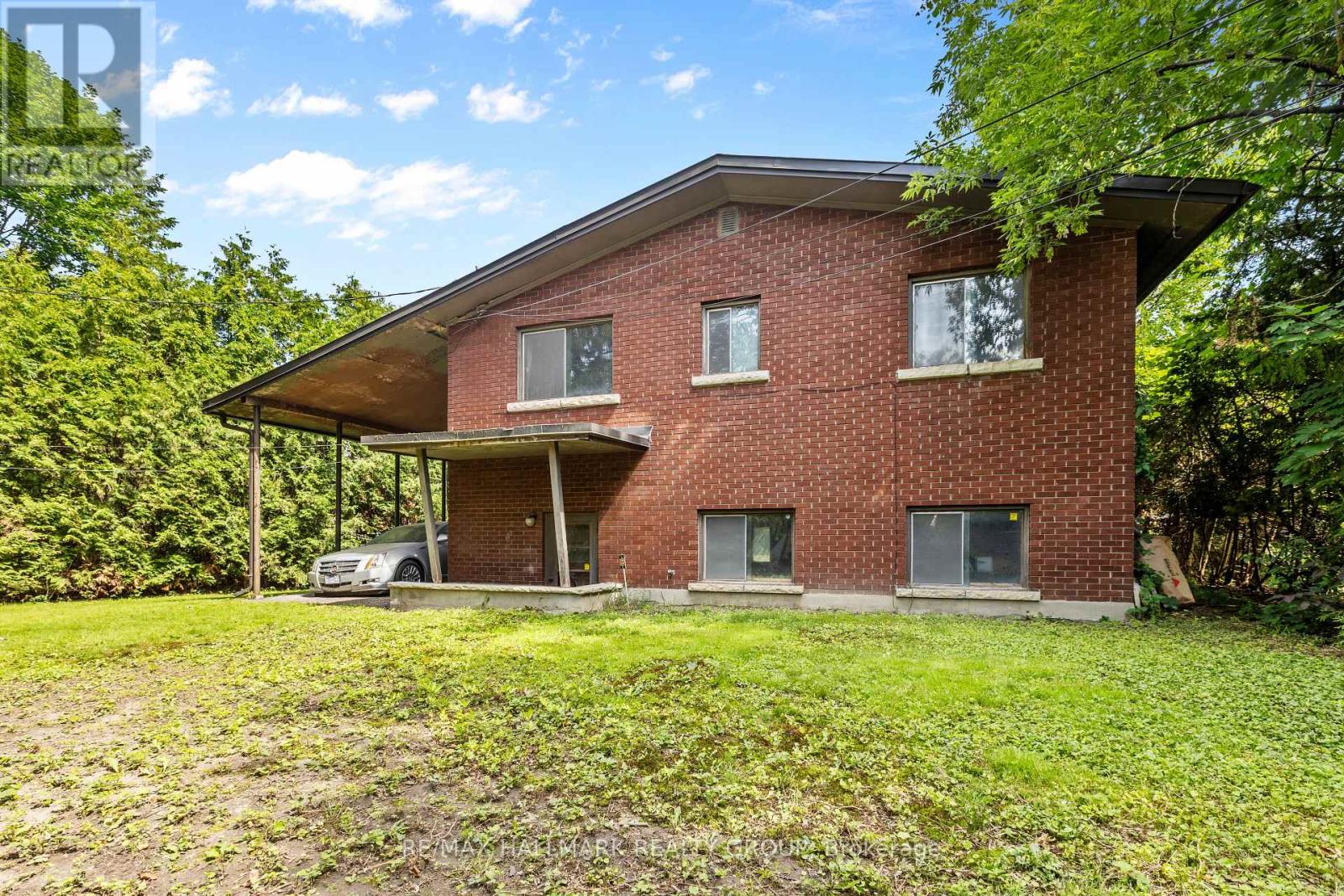 492 VERNON AVENUE - 36