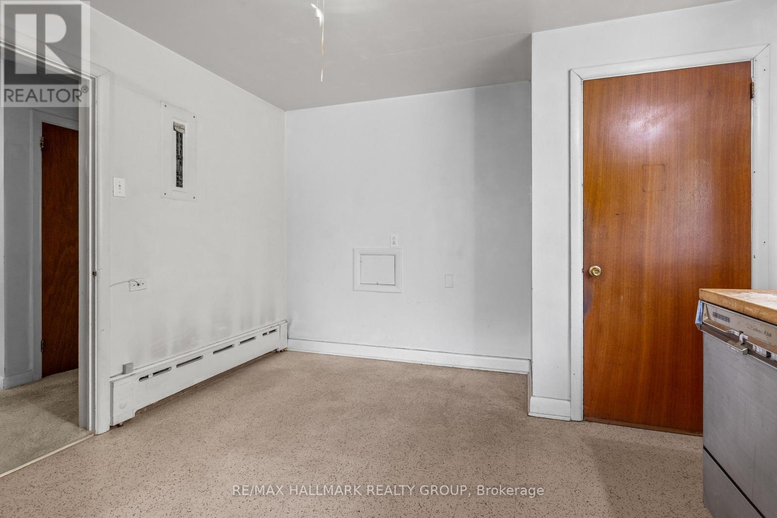 492 VERNON AVENUE - 4