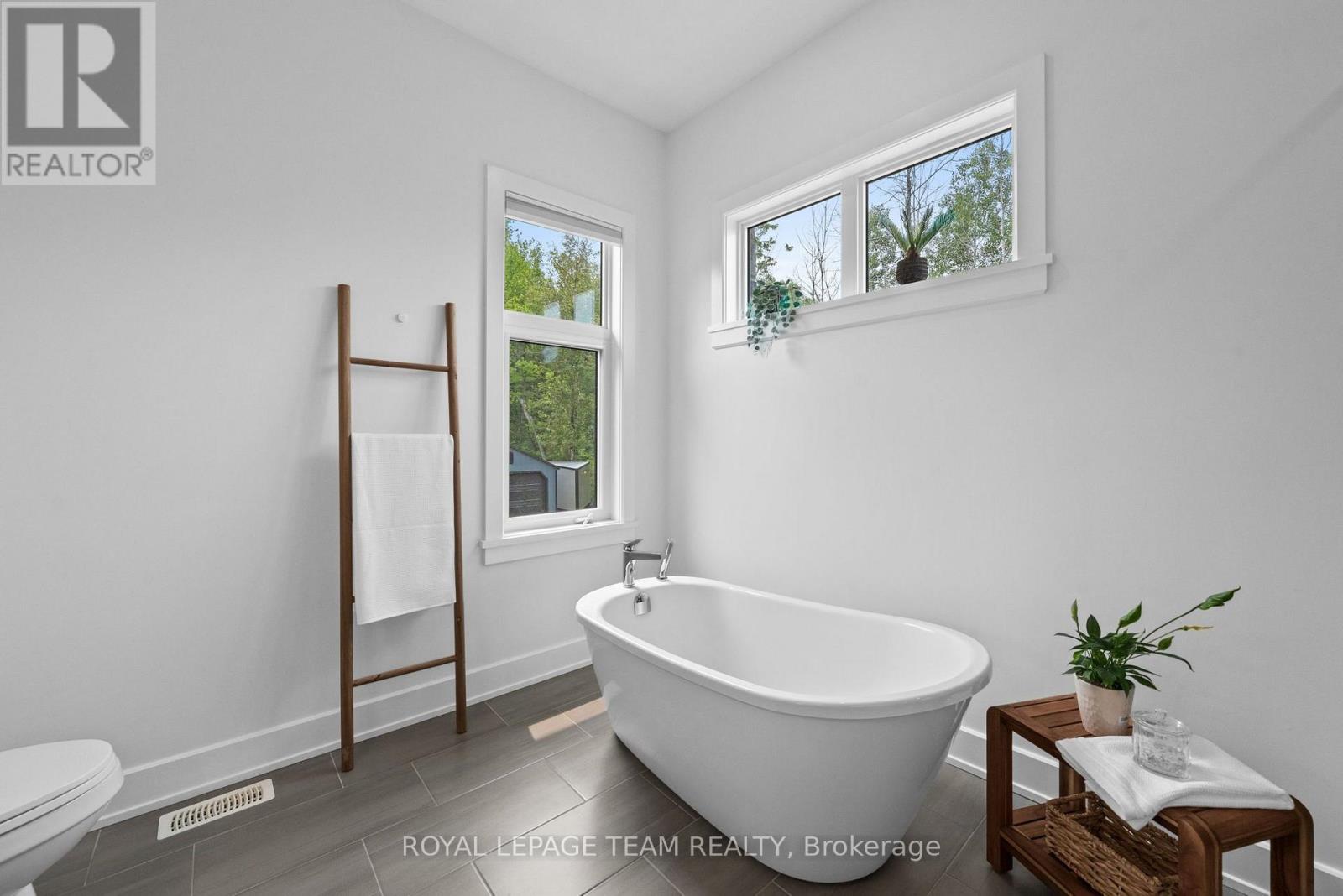 176 COUNTRY MEADOW DRIVE - Image 23