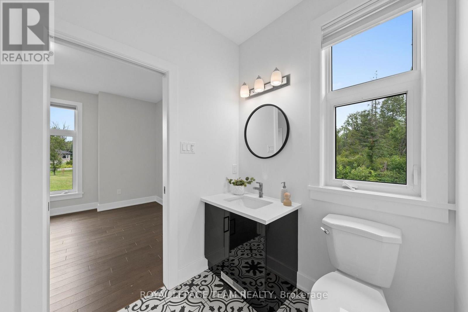176 COUNTRY MEADOW DRIVE - Image 25