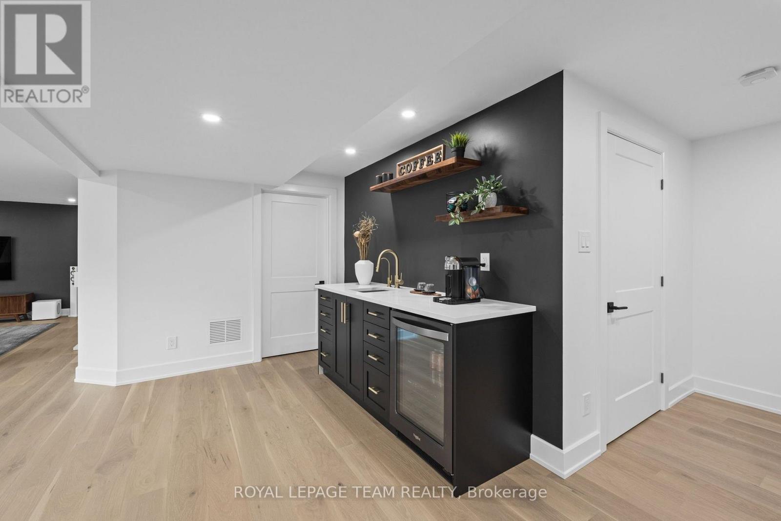 176 COUNTRY MEADOW DRIVE - Image 35