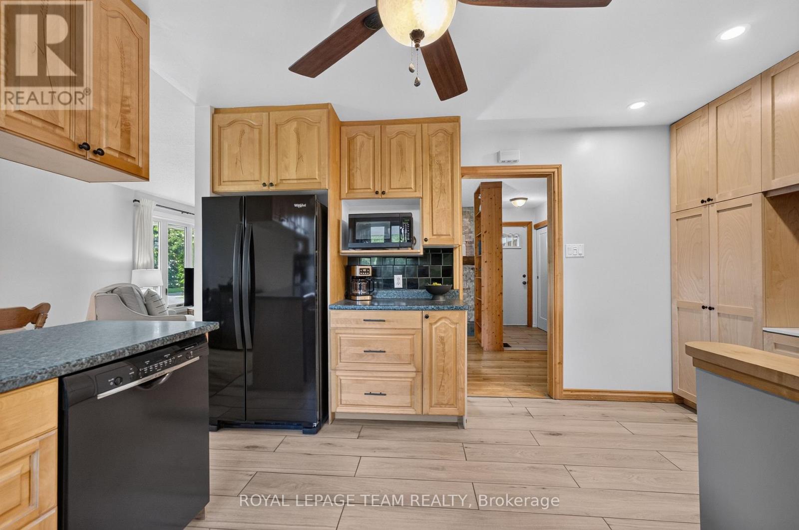 9 LAURENTIDE ROAD - Image 21