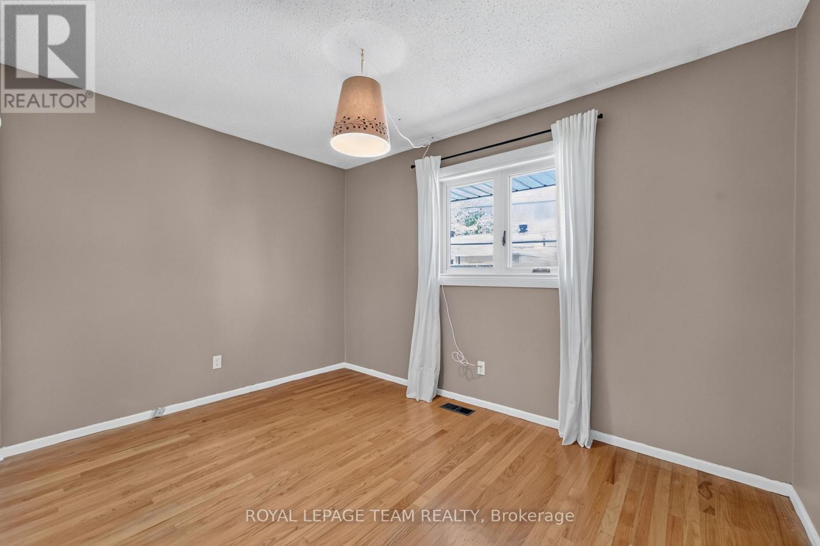9 LAURENTIDE ROAD - Image 30