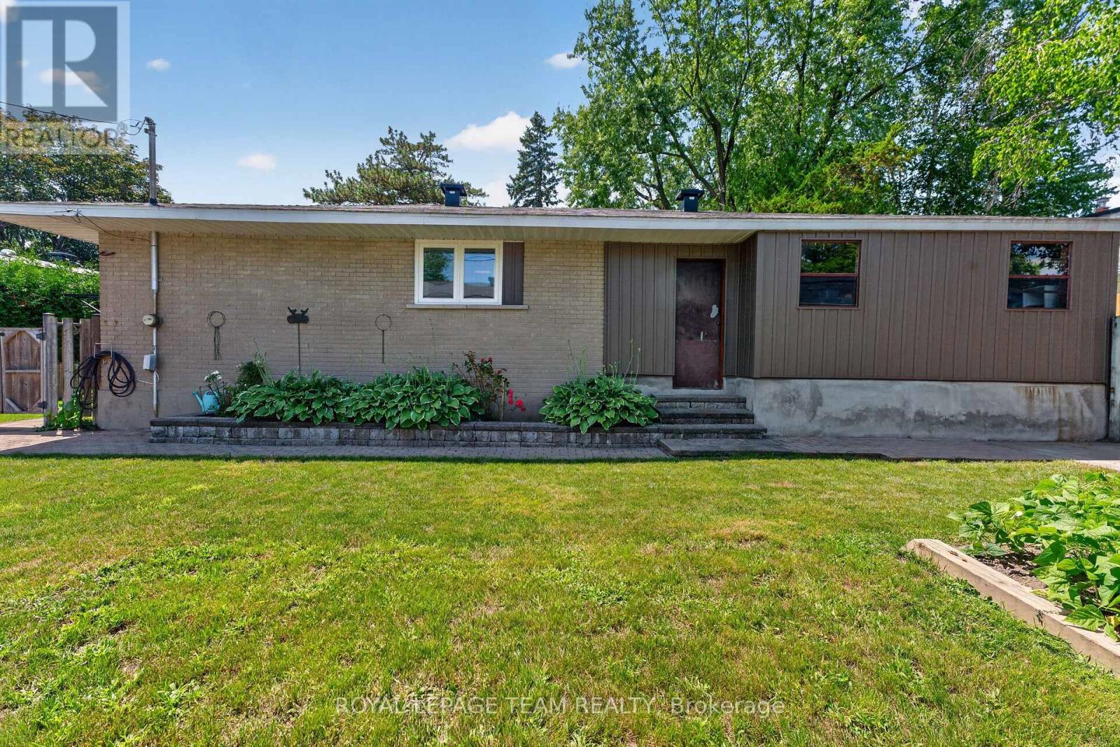 9 LAURENTIDE ROAD - Image 44