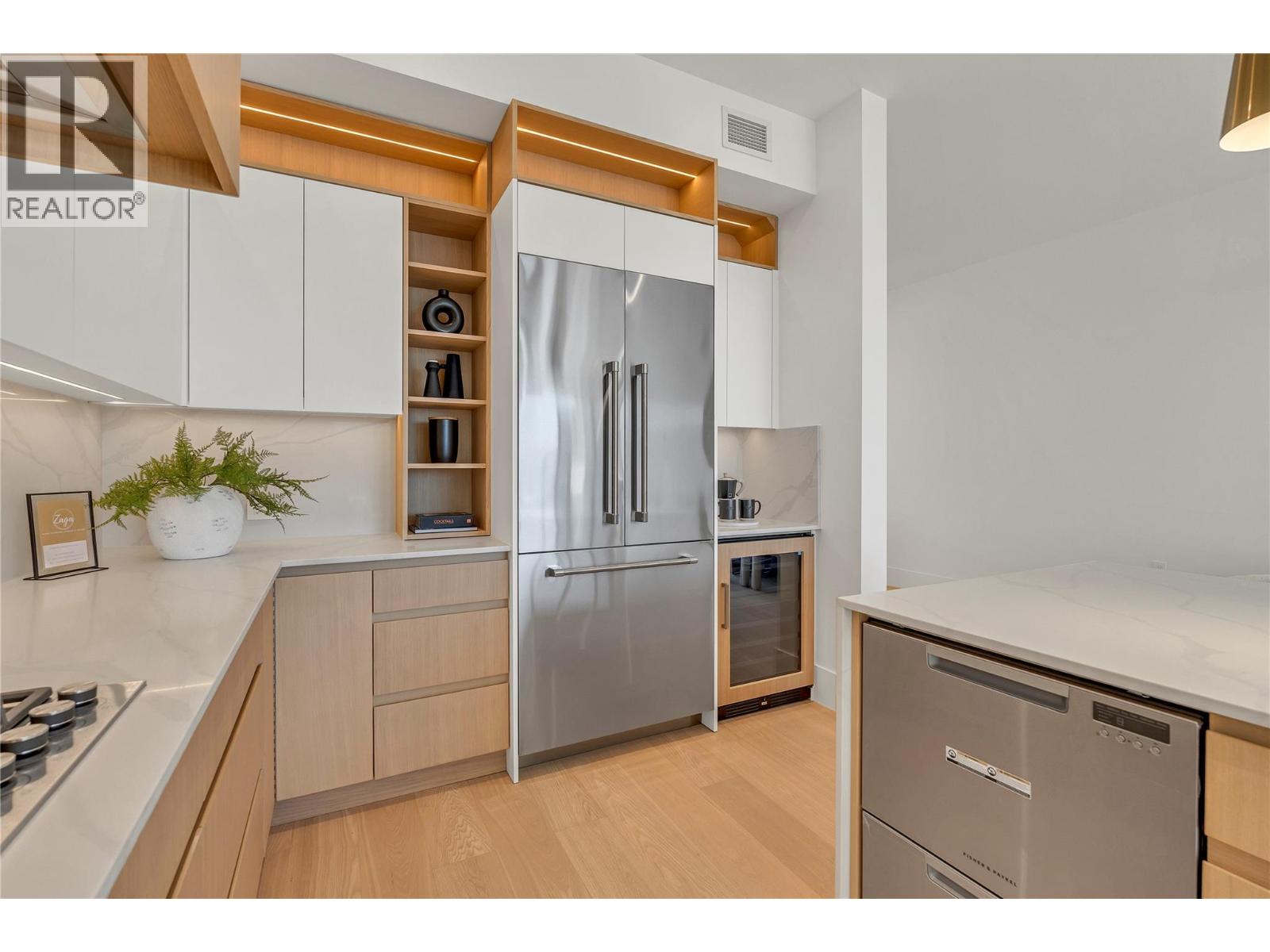#401 602 Lakeshore Drive - 14