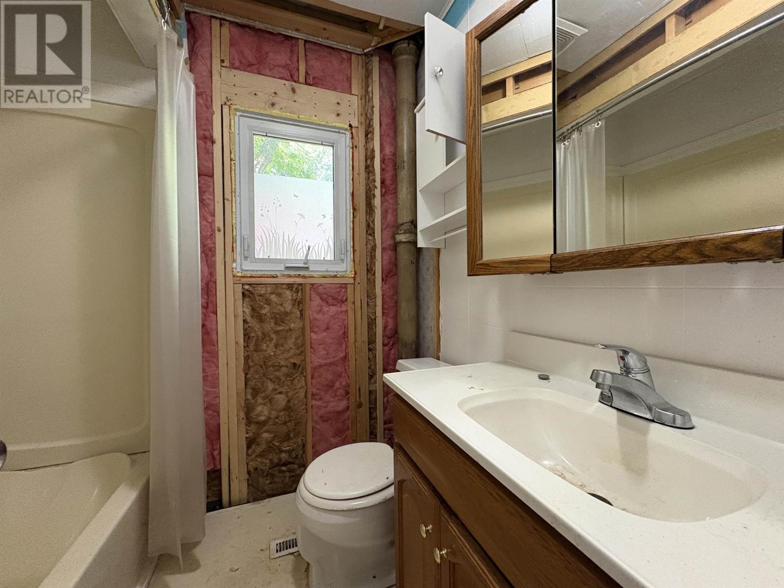 808 Portage AVE - 10