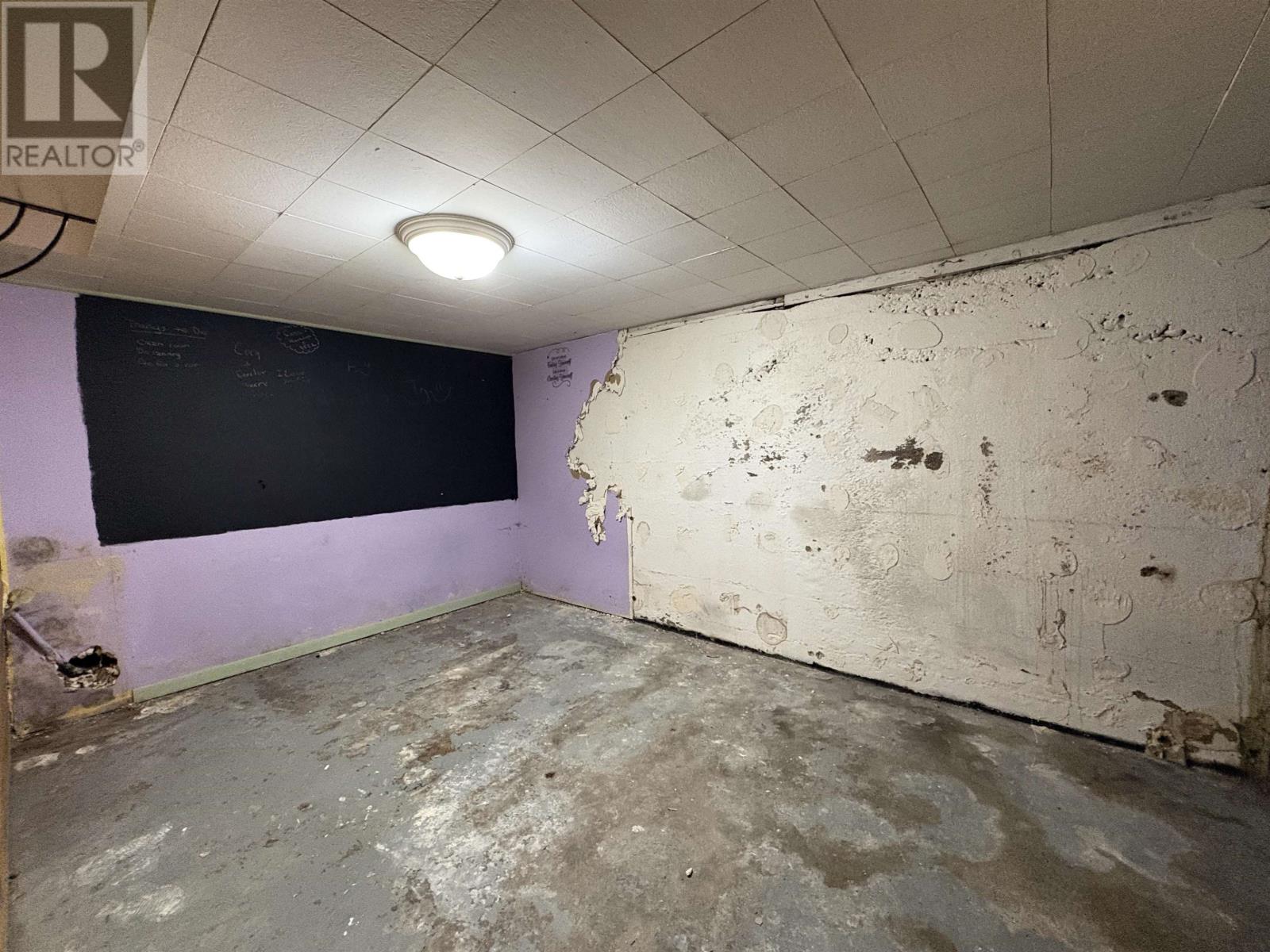 808 Portage AVE - 25