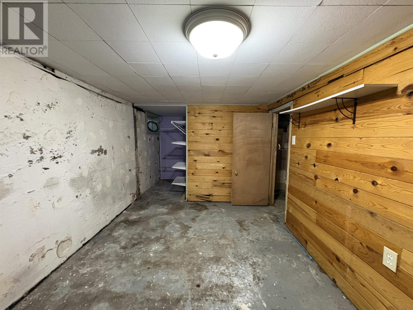 808 Portage AVE - 26