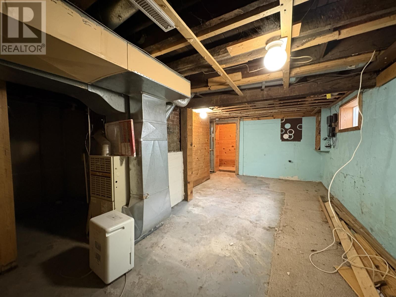 808 Portage AVE - 27