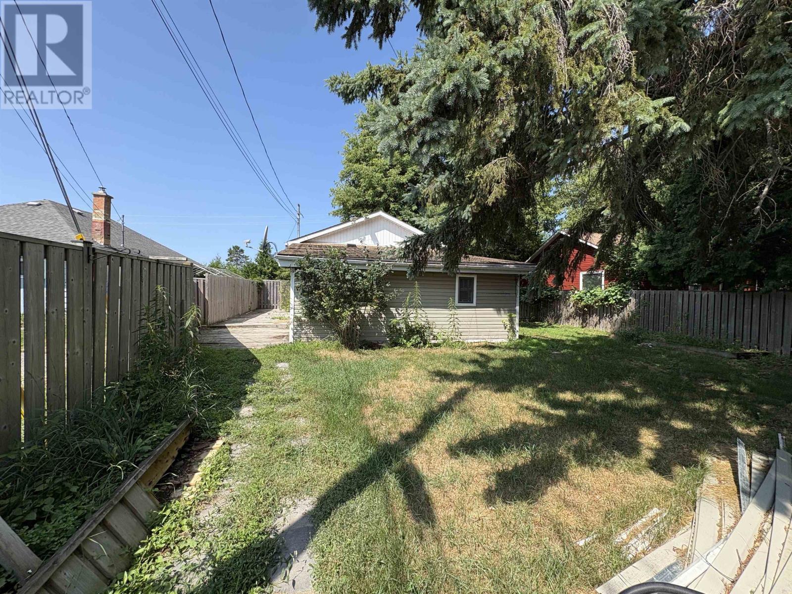 808 Portage AVE - 28