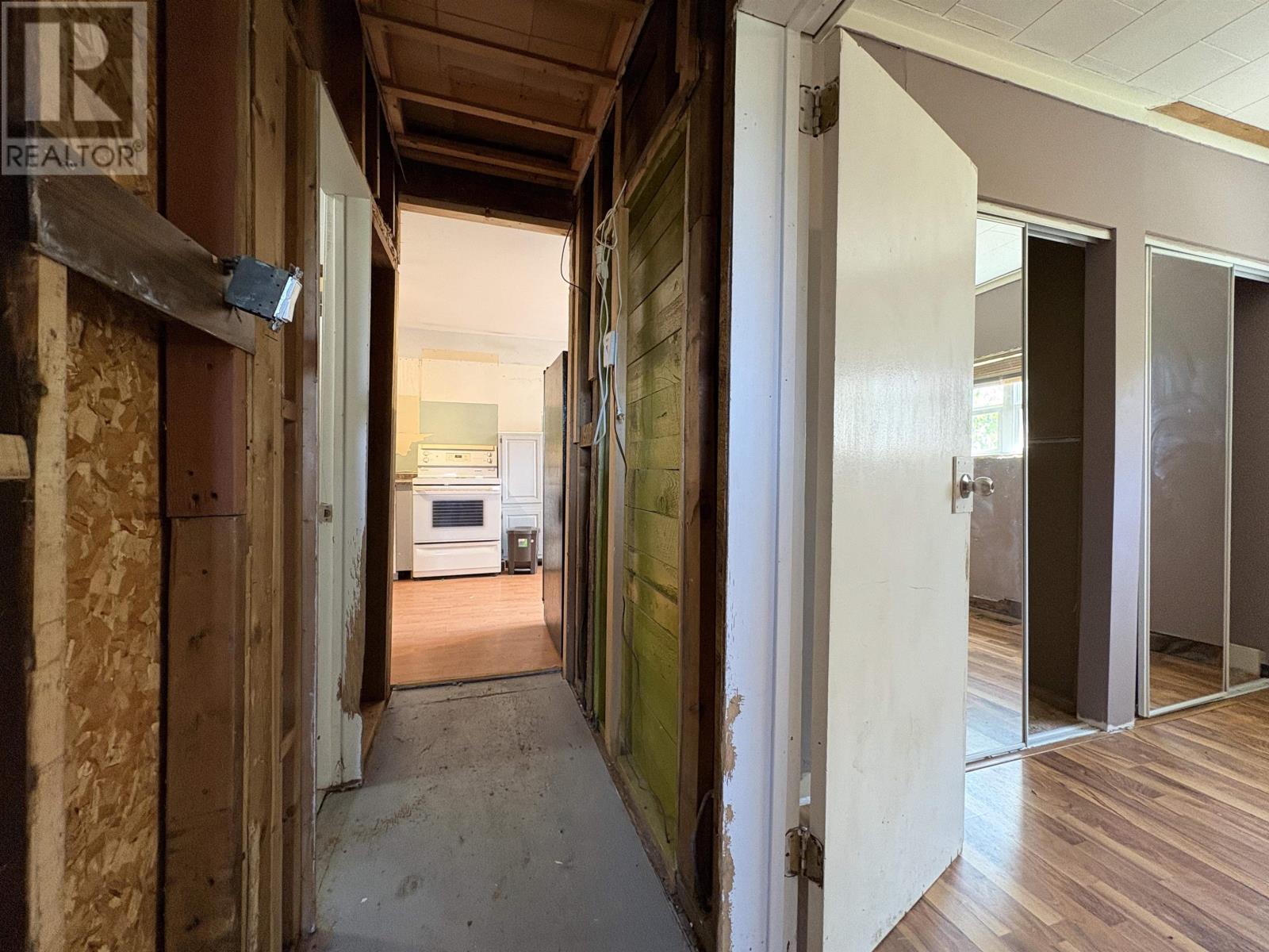 808 Portage AVE - 9