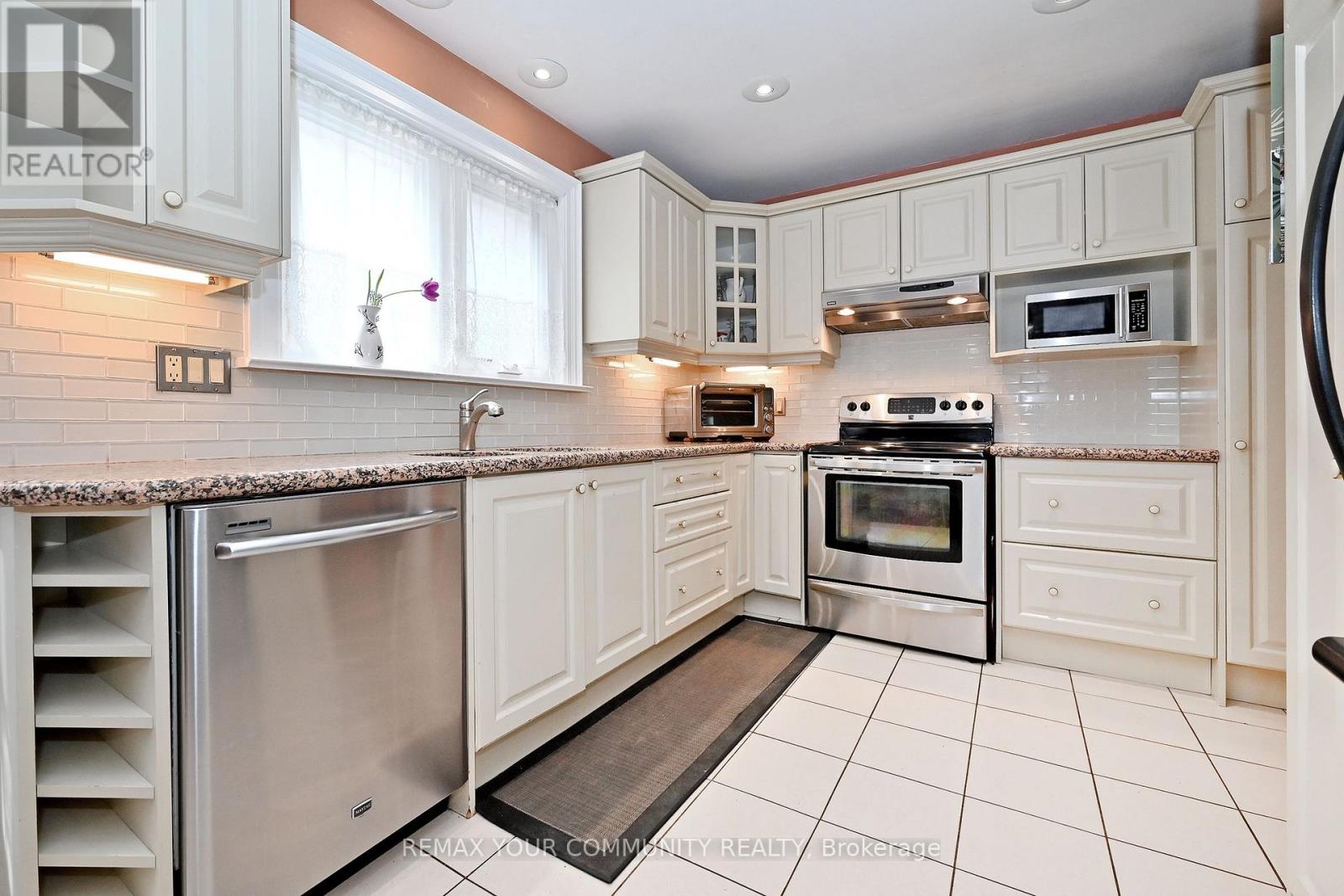 39 PRATTLEY DRIVE - 13