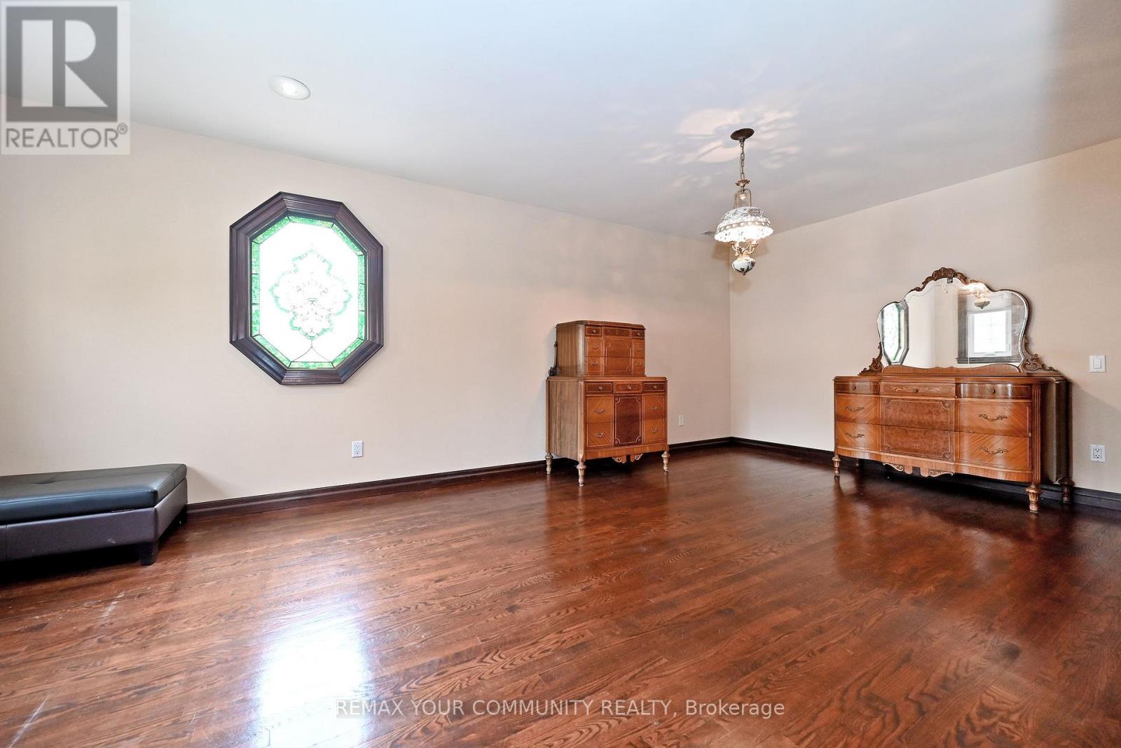 39 PRATTLEY DRIVE - 25