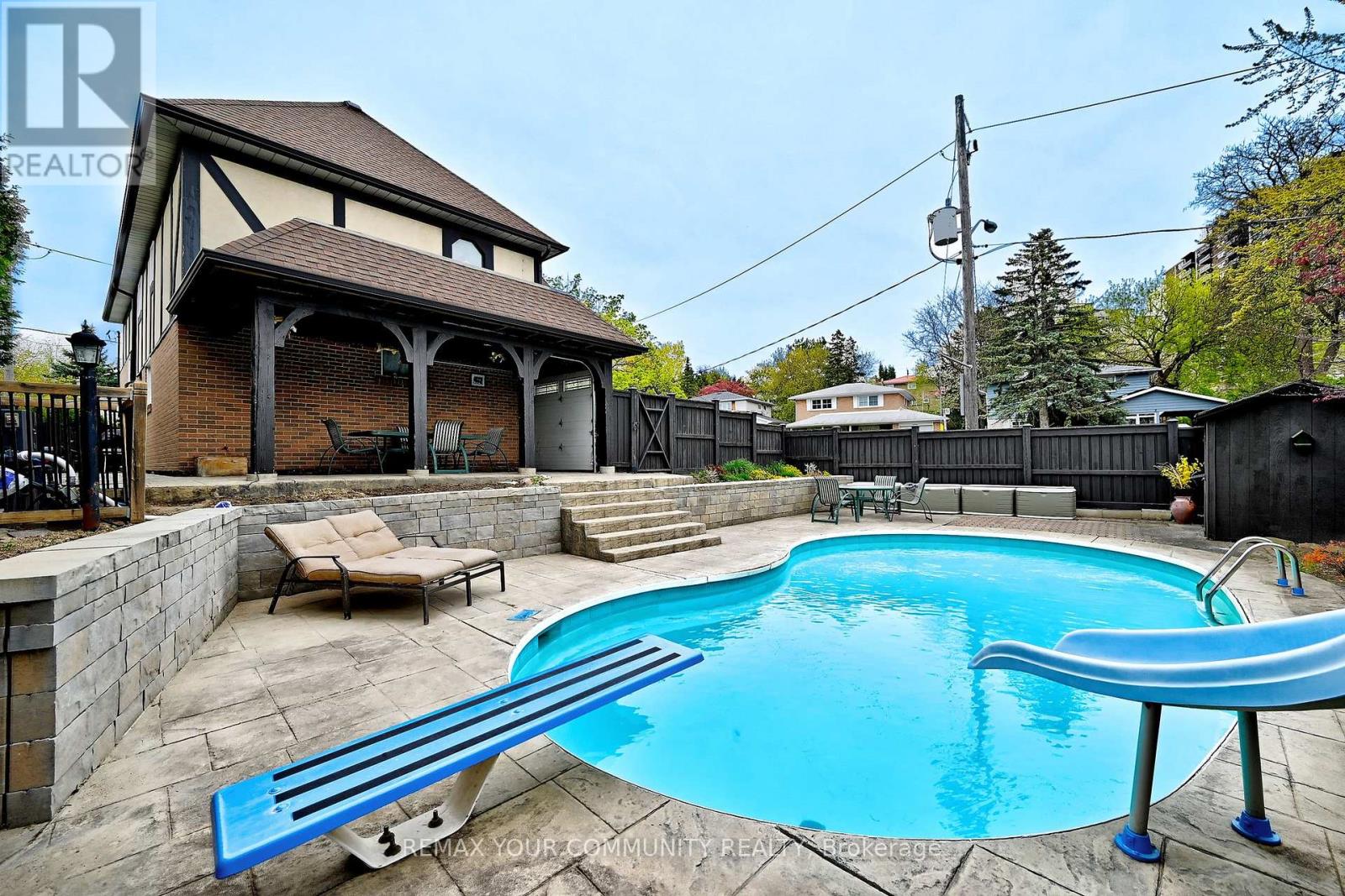 39 PRATTLEY DRIVE - 27