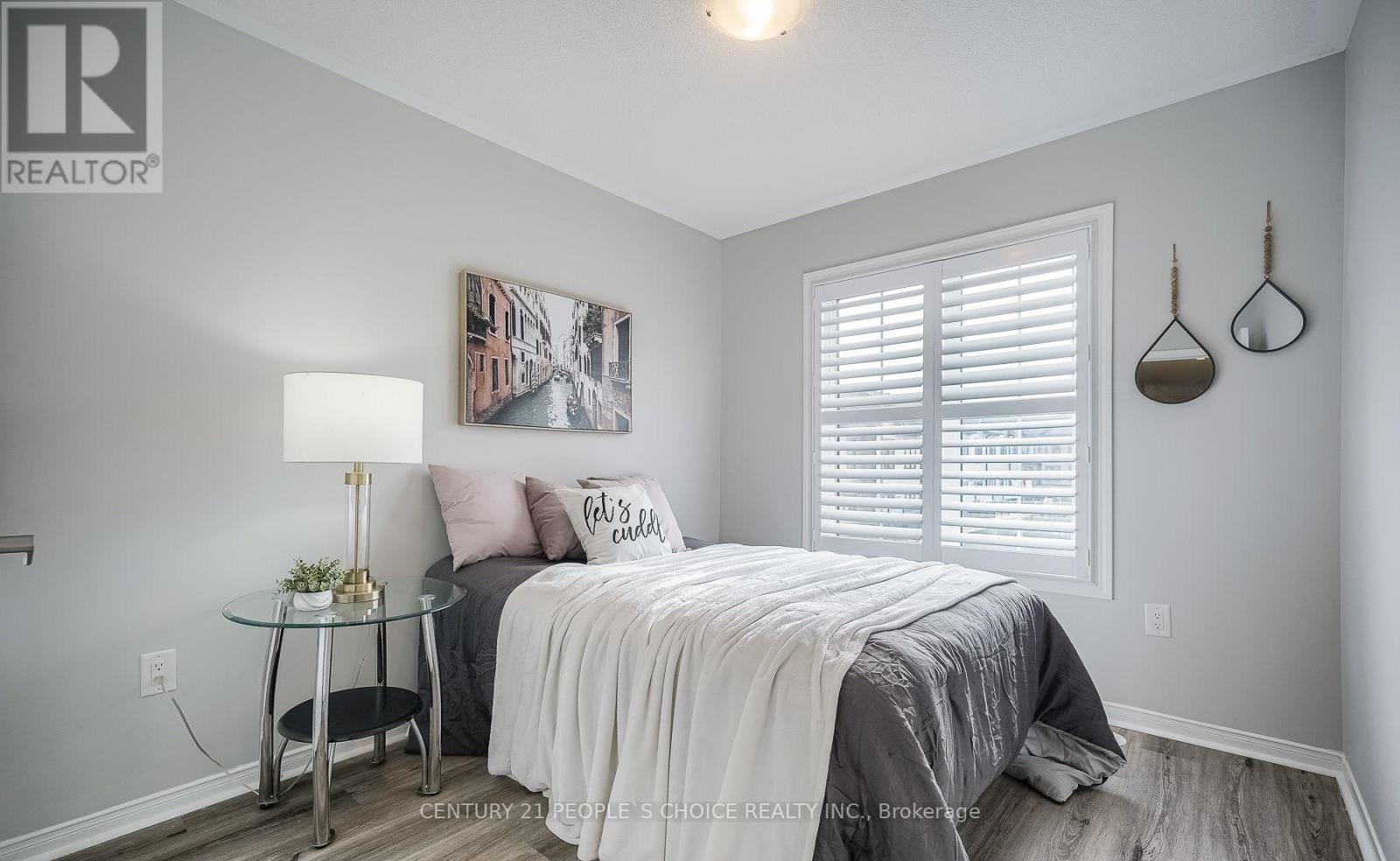 18 JEROME WAY - 22