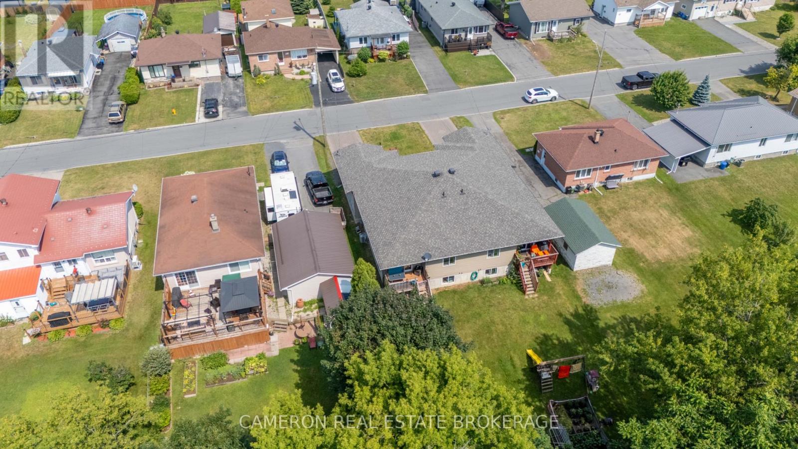 142 ELLEN AVENUE - 34