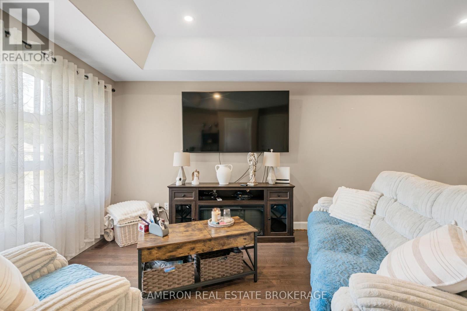 142 ELLEN AVENUE - 4