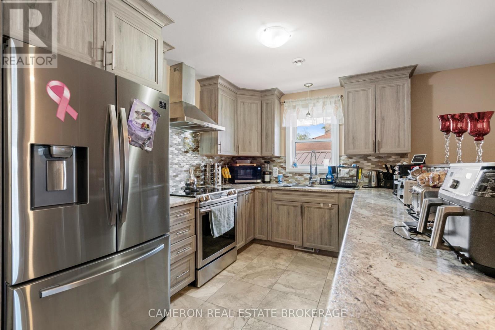 142 ELLEN AVENUE - 7