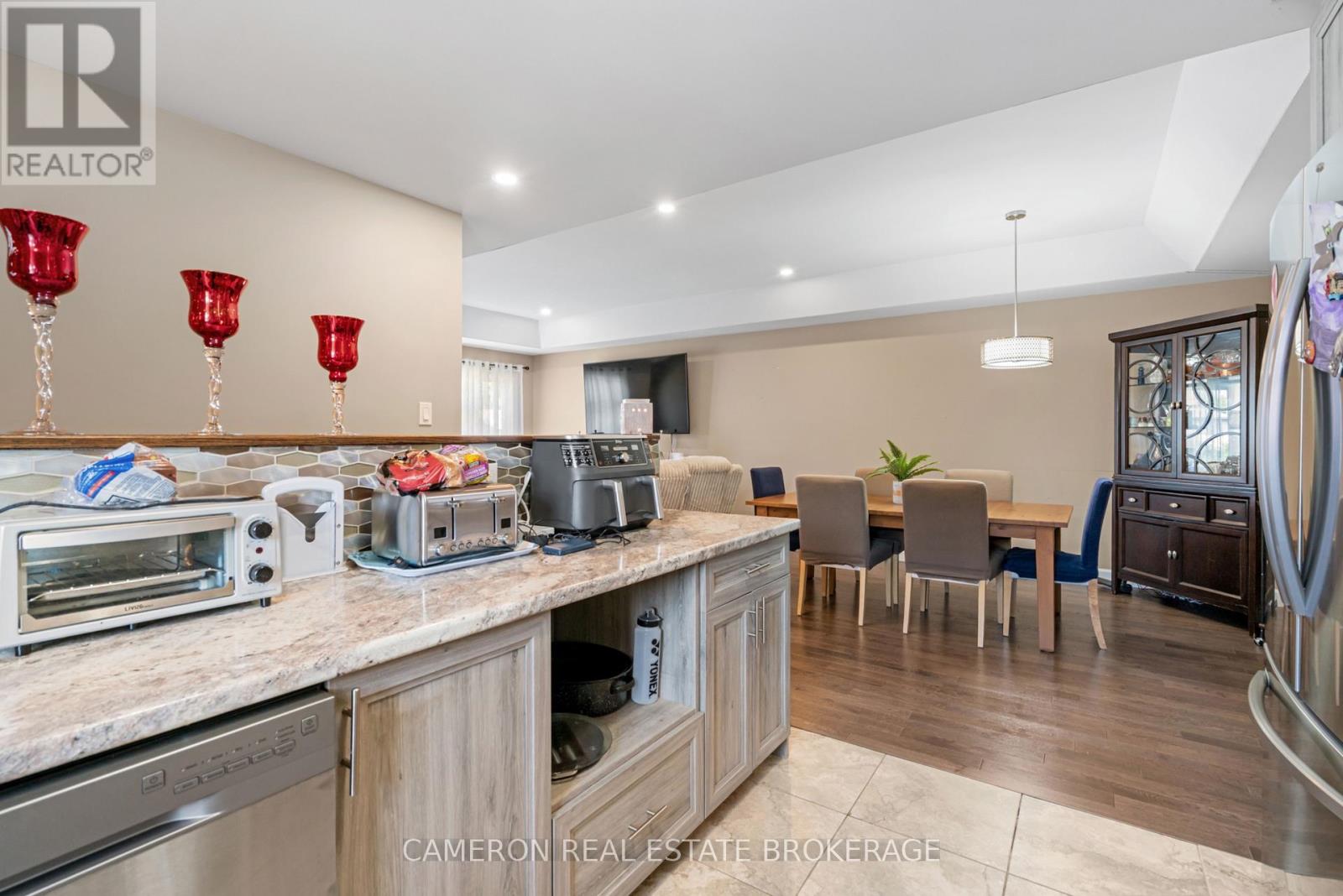 142 ELLEN AVENUE - 8
