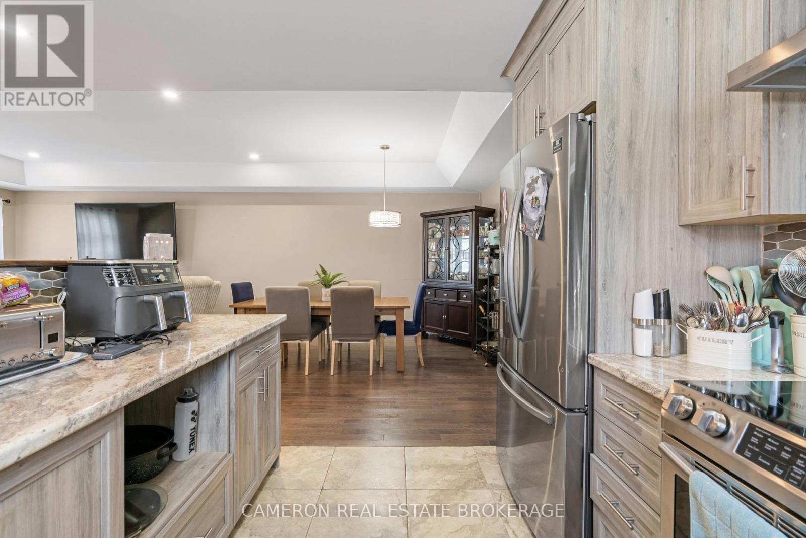 142 ELLEN AVENUE - 9