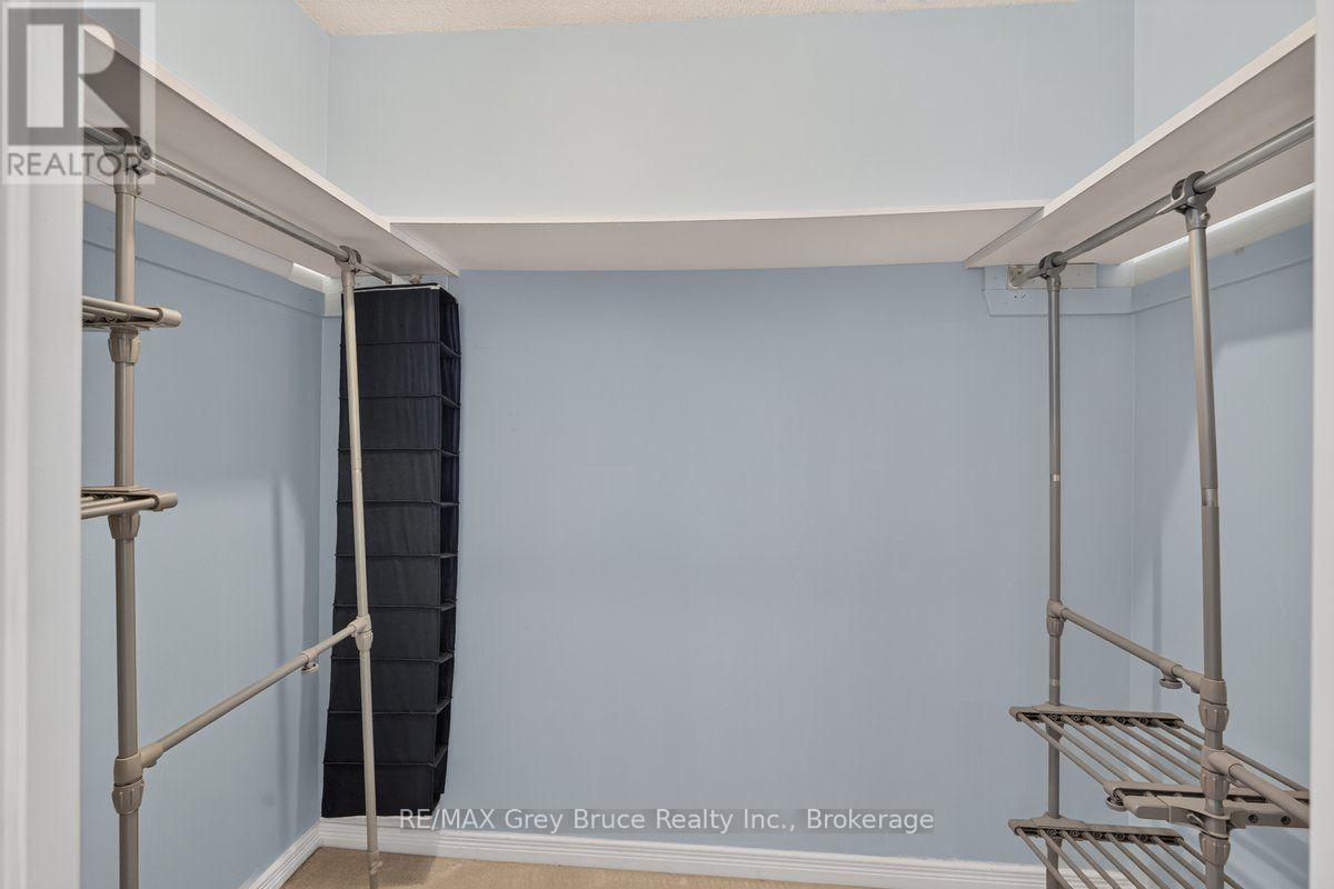 #208 860 9TH STREET E - Image 16