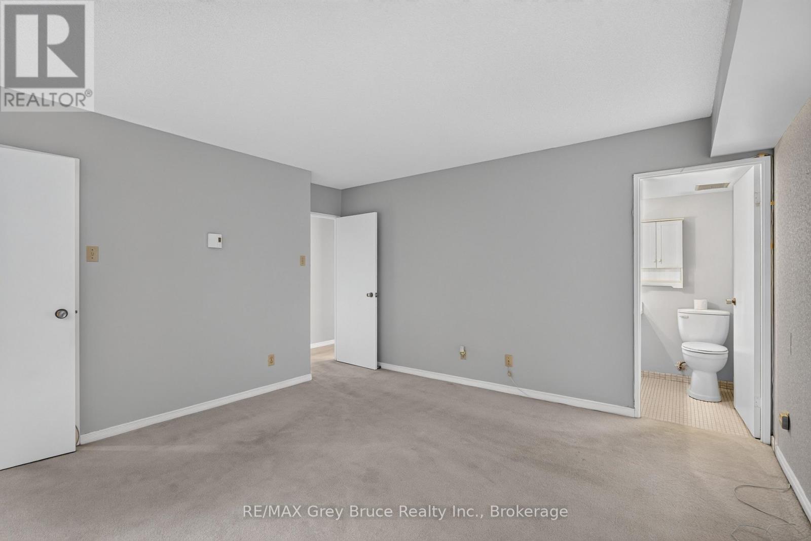 #208 860 9TH STREET E - Image 18