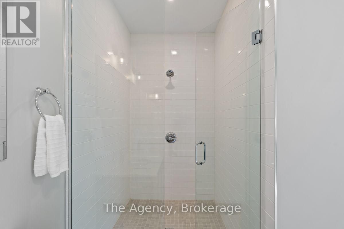 #39 2054 PENINSULA ROAD - Image 25
