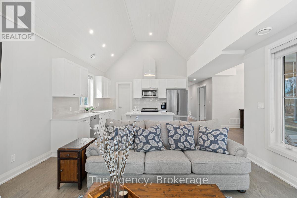 #39 2054 PENINSULA ROAD - Image 8