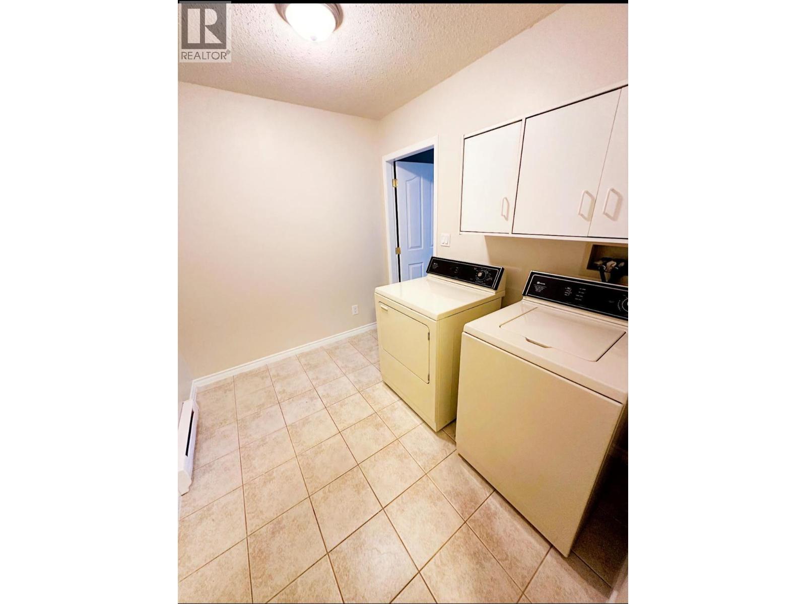 1600 McGregor Frontage Road, Christina Lake
