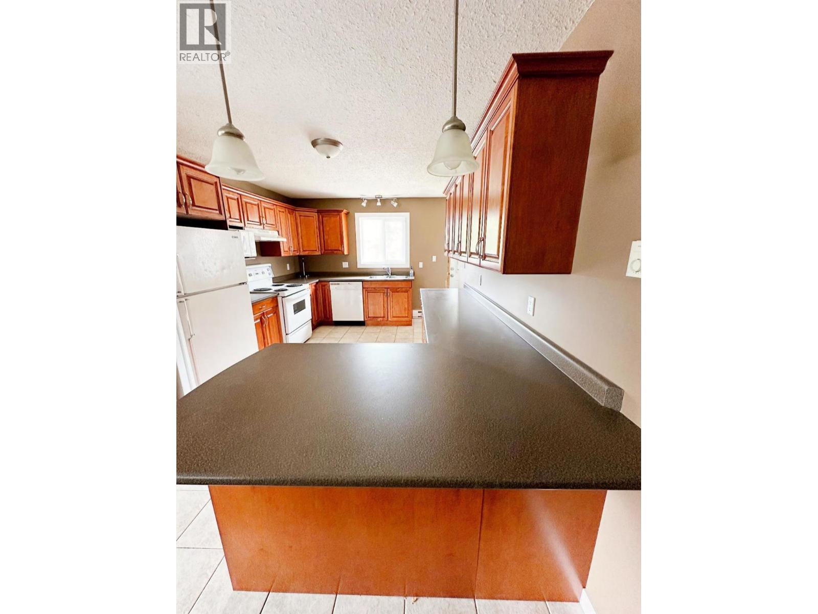 1600 McGregor Frontage Road, Christina Lake