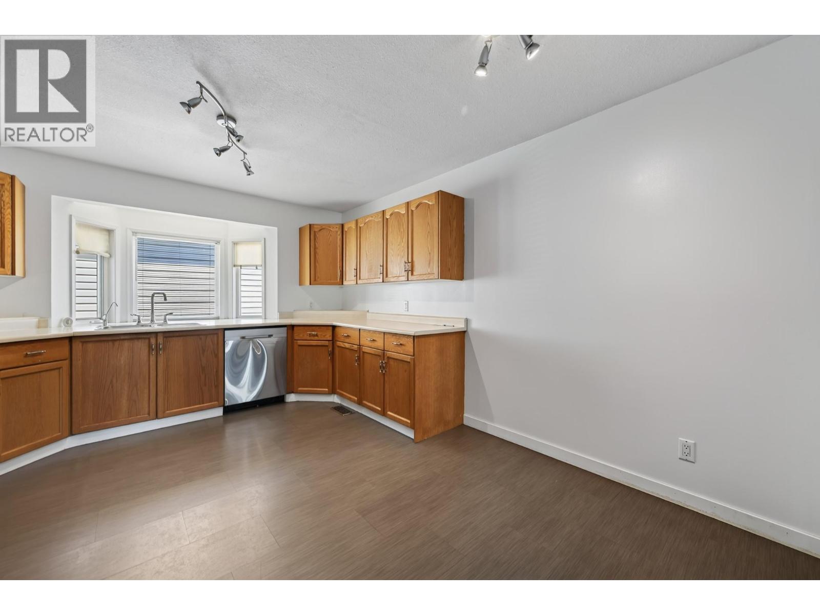 1172 Kamwood Place - 10
