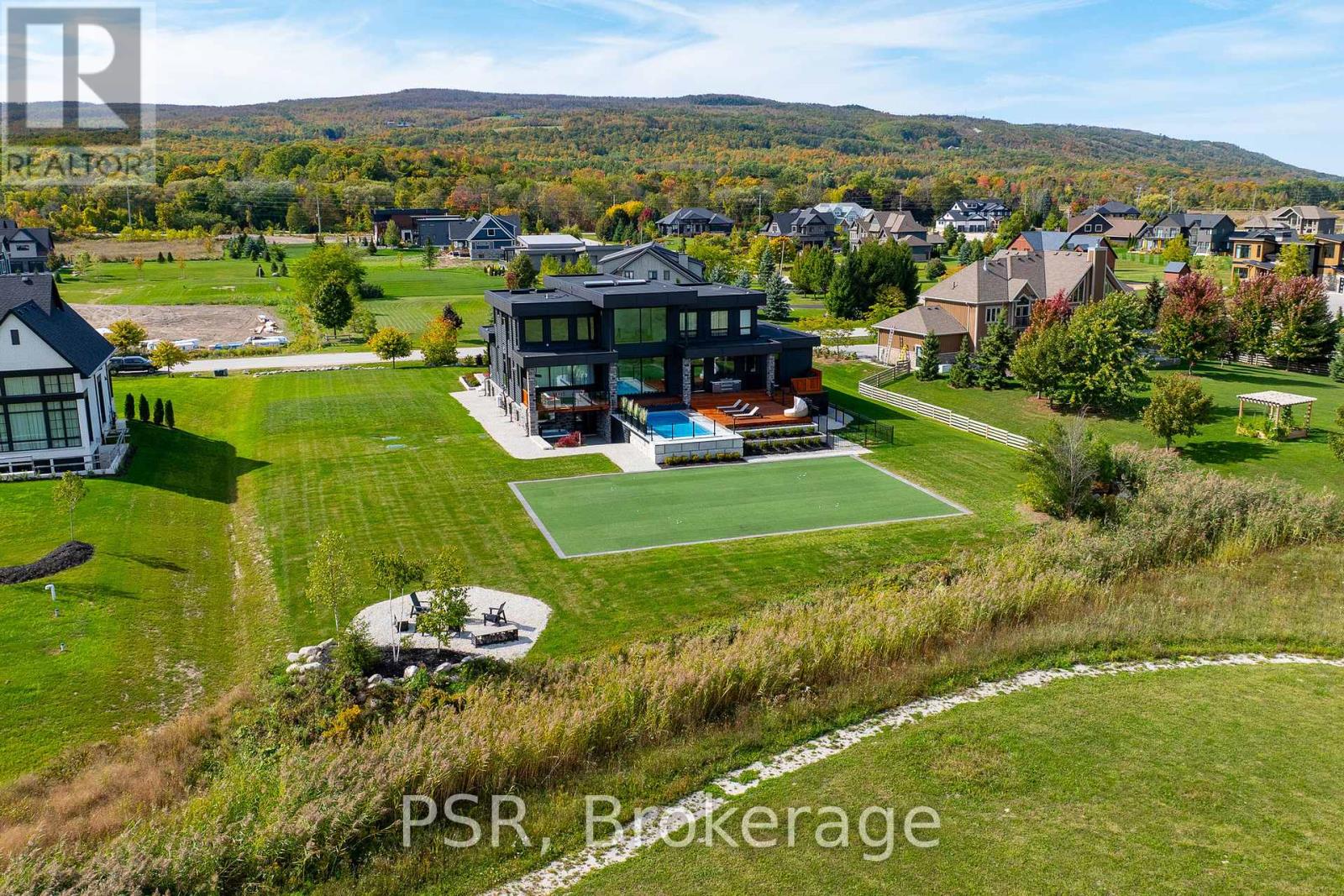4 RAINTREE COURT - 26