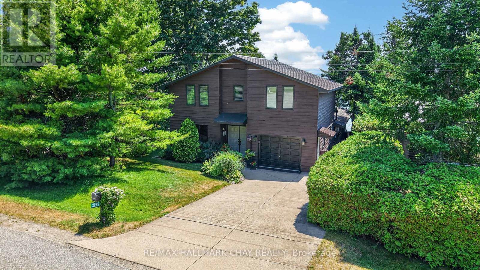 2289 LAKESHORE ROAD E - 2