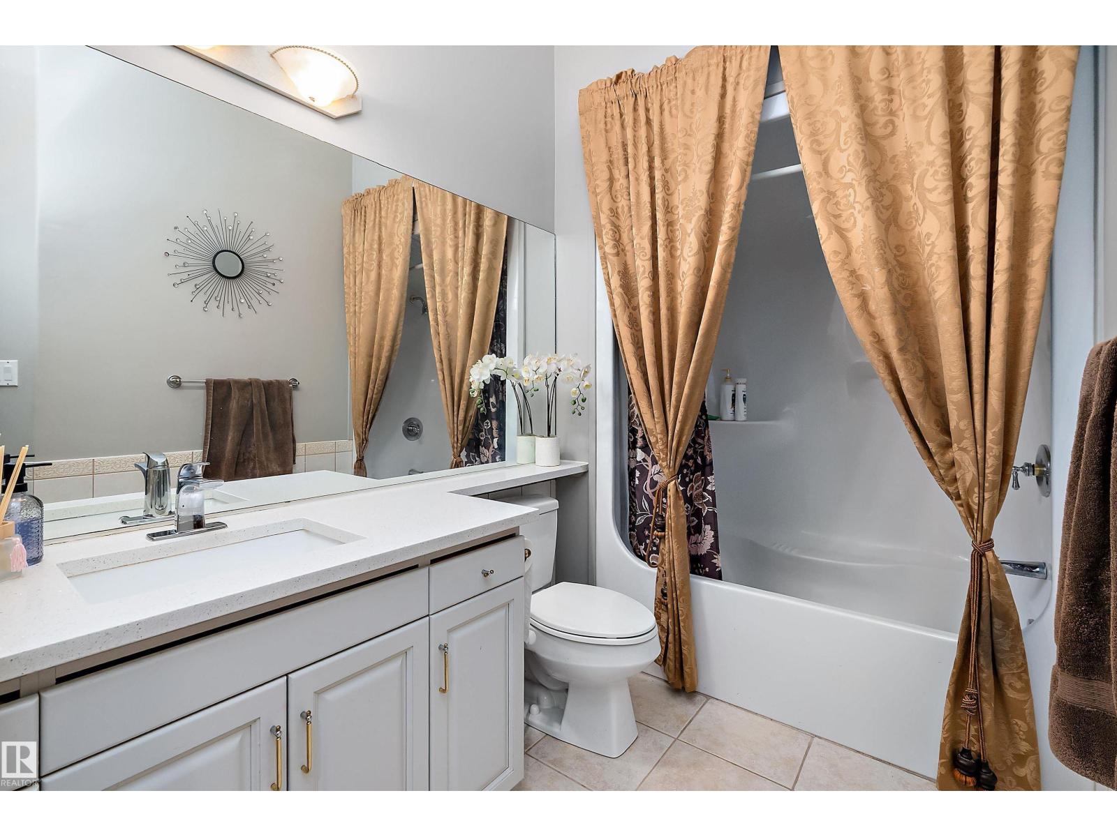15816 64 ST NW - 29