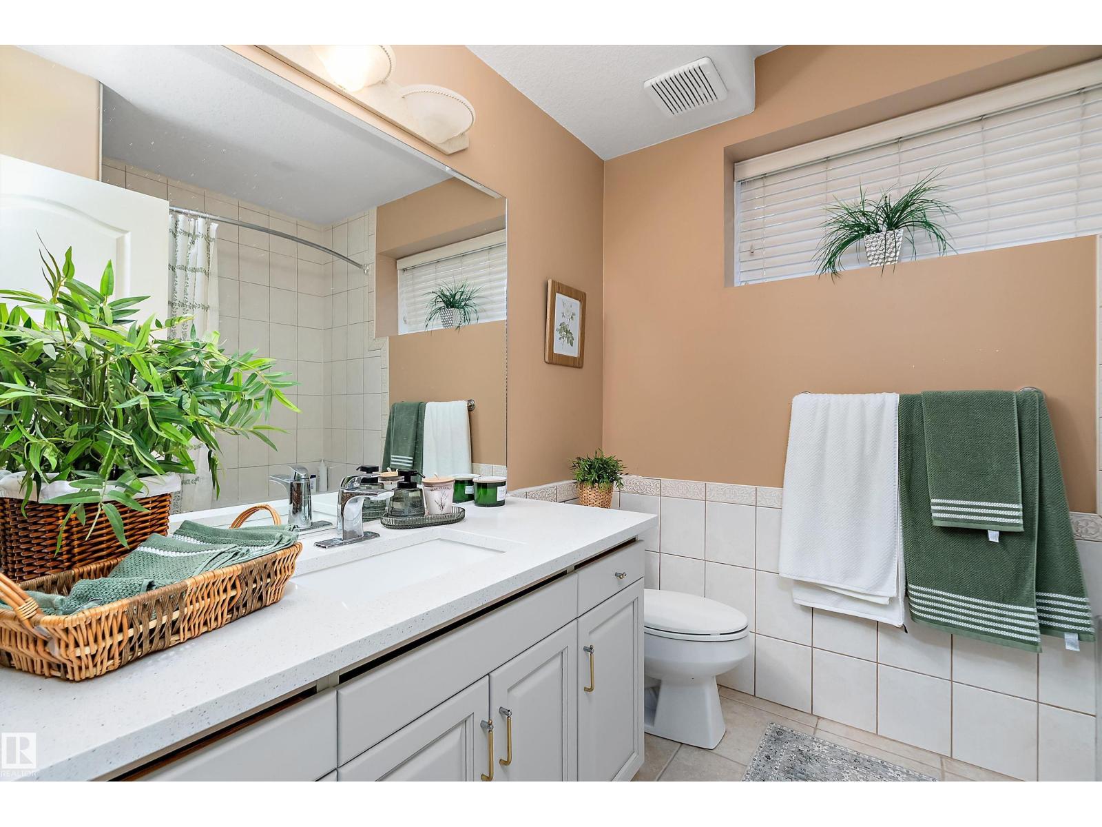 15816 64 ST NW - 44