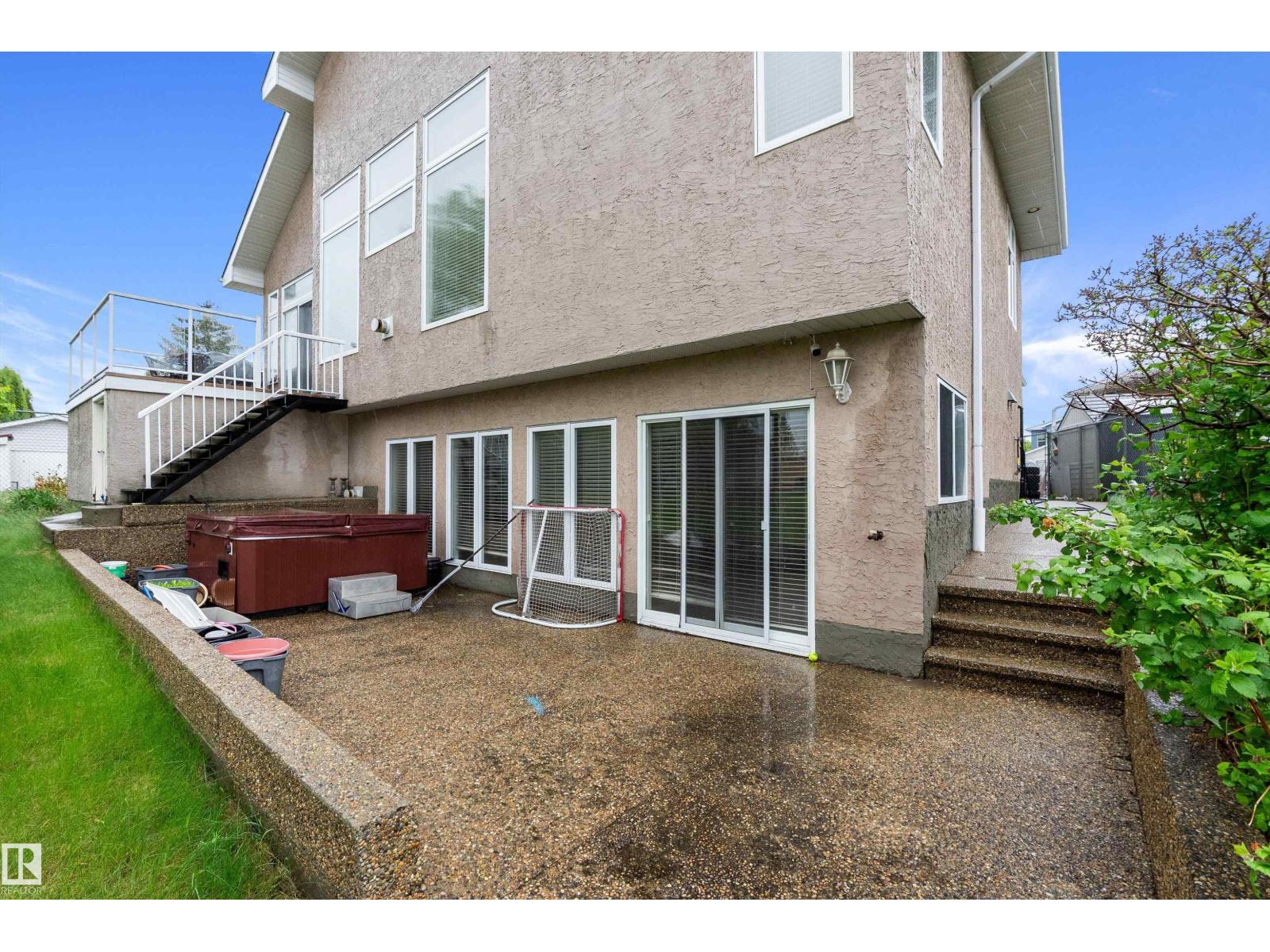 15816 64 ST NW - 52