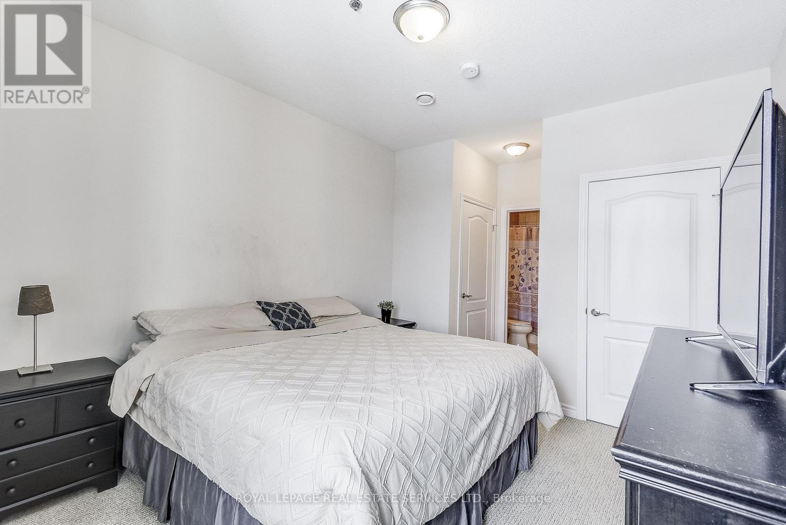 #211 1360 COSTIGAN ROAD - 21