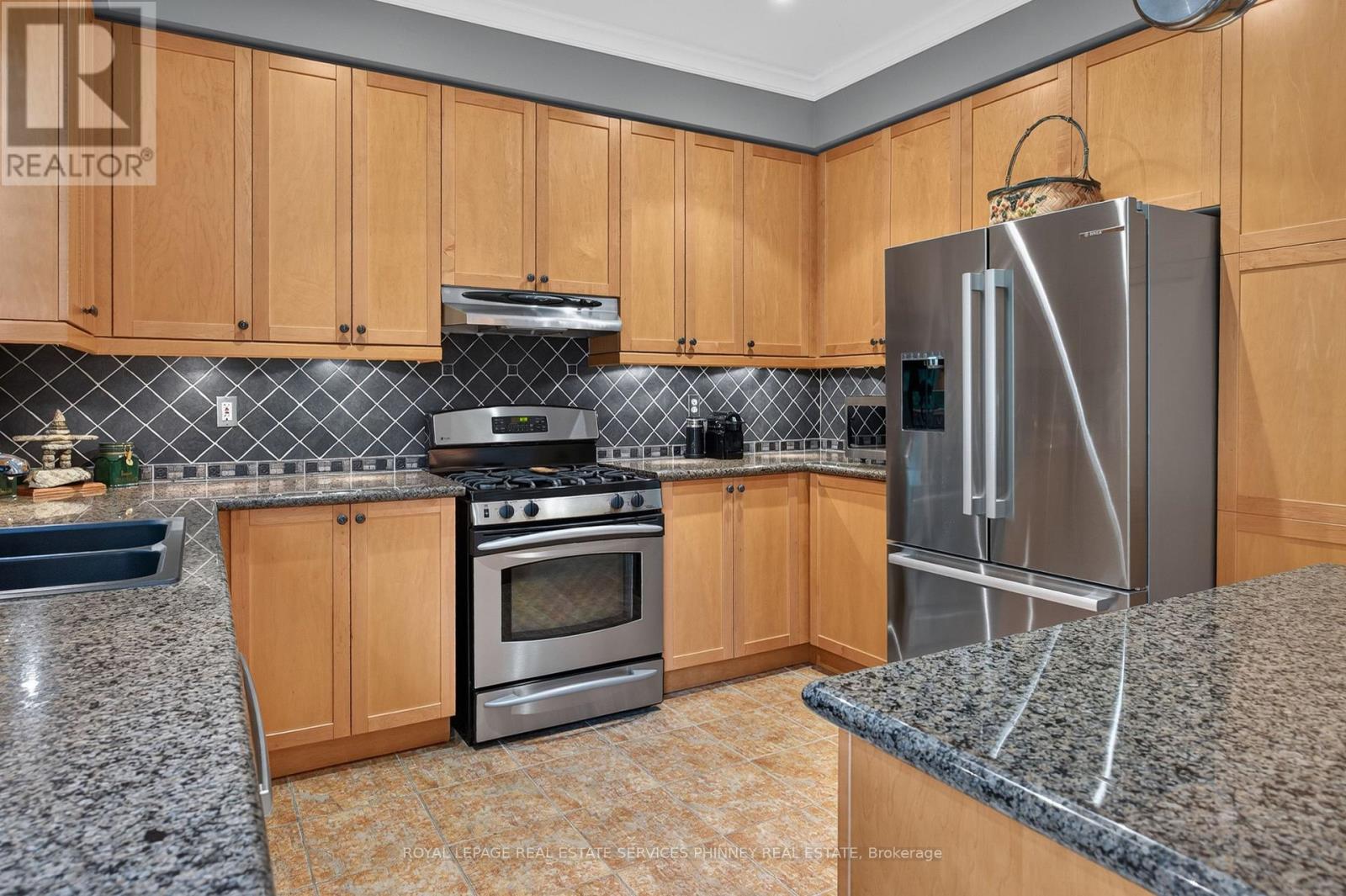 211 CREEK PATH AVENUE - 11