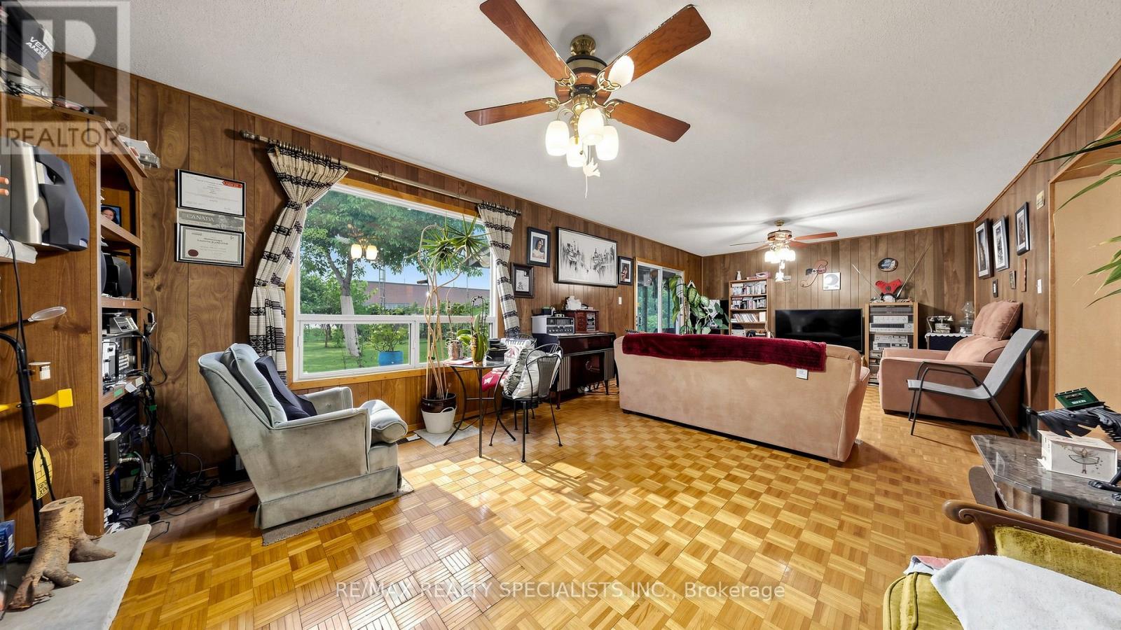 2385 HENSALL STREET - 18