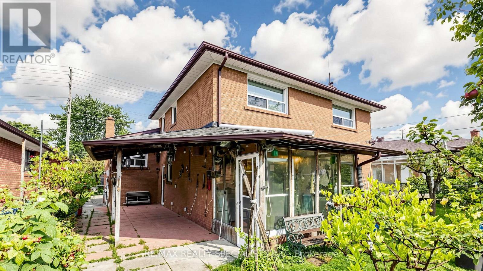 2385 HENSALL STREET - 26