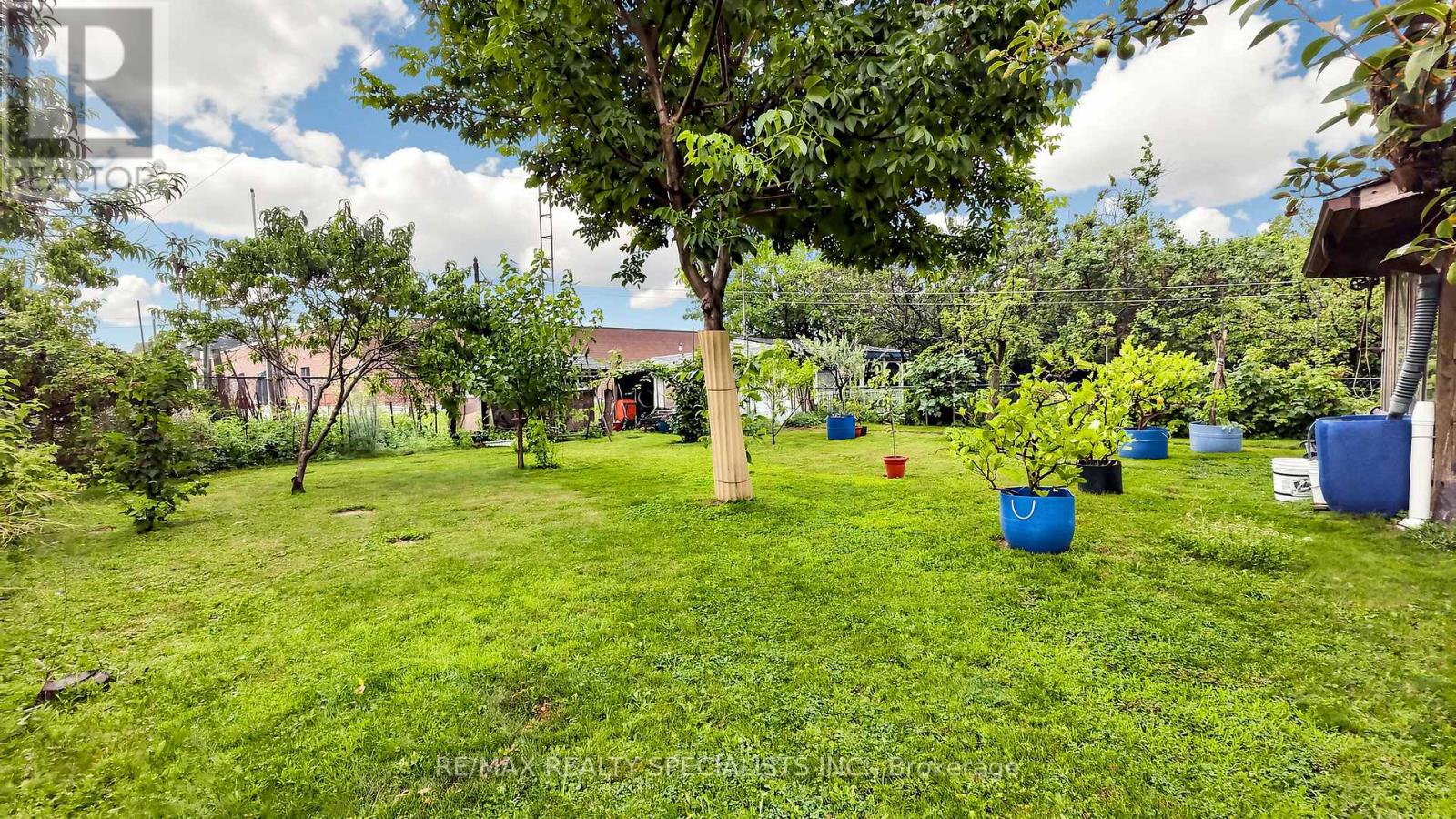 2385 HENSALL STREET - 28