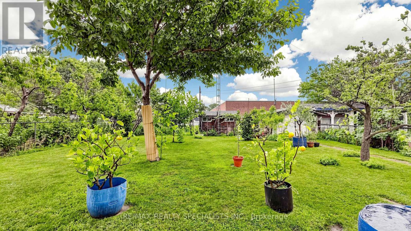 2385 HENSALL STREET - 29