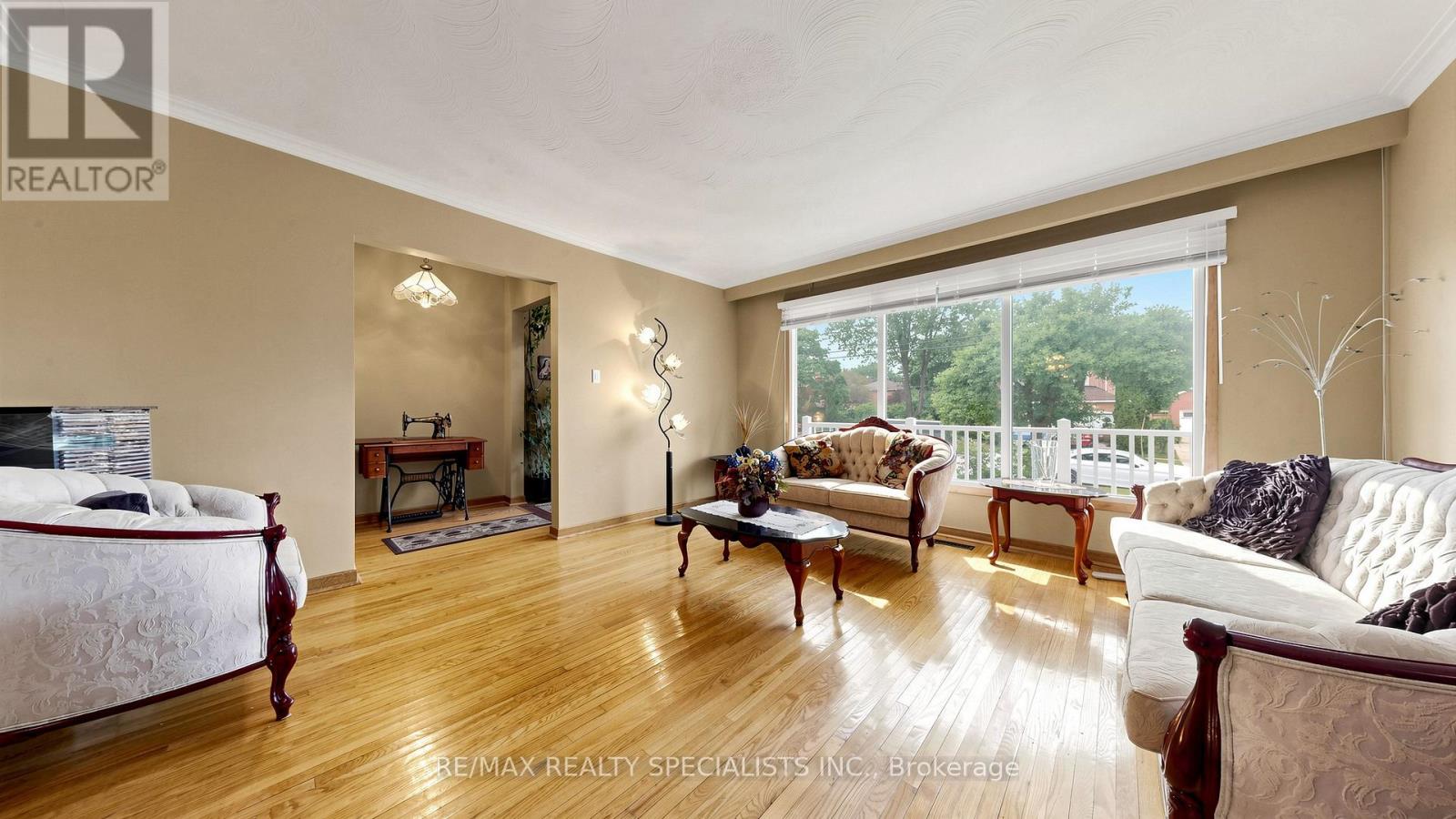 2385 HENSALL STREET - 5