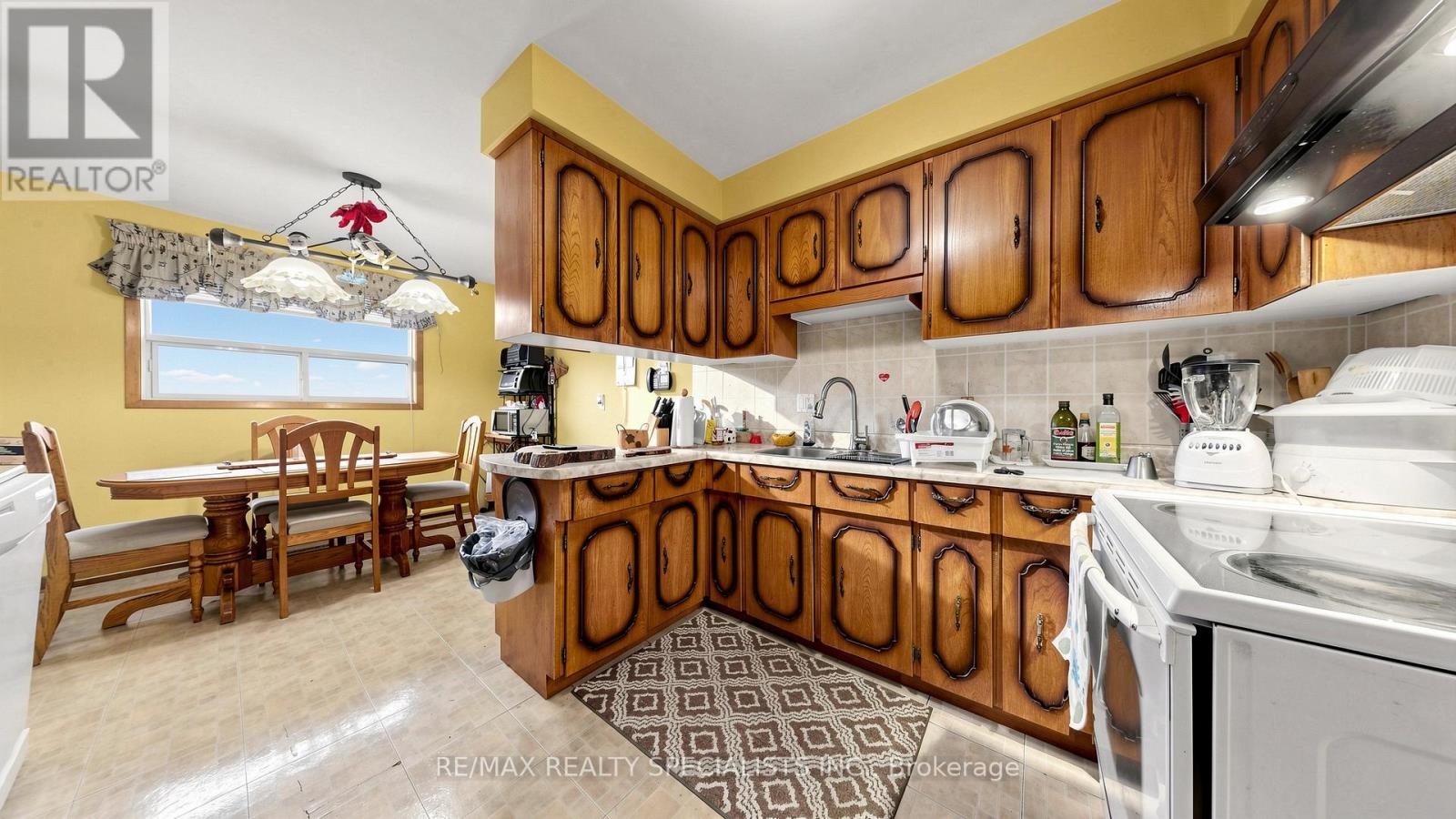 2385 HENSALL STREET - 8
